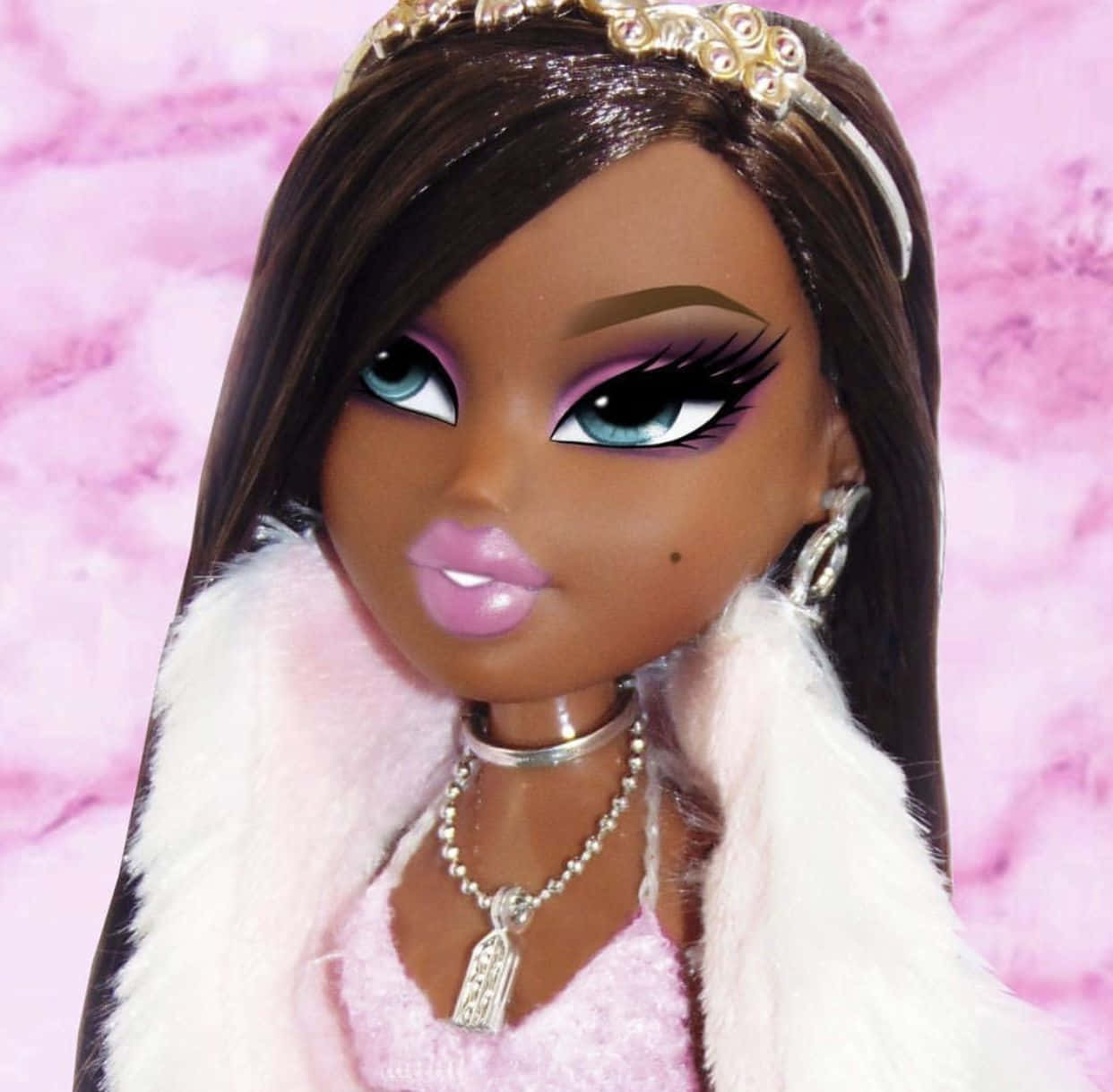 Bratz doll, gold tiara, white fur collar, SD Desktop Wallpaper