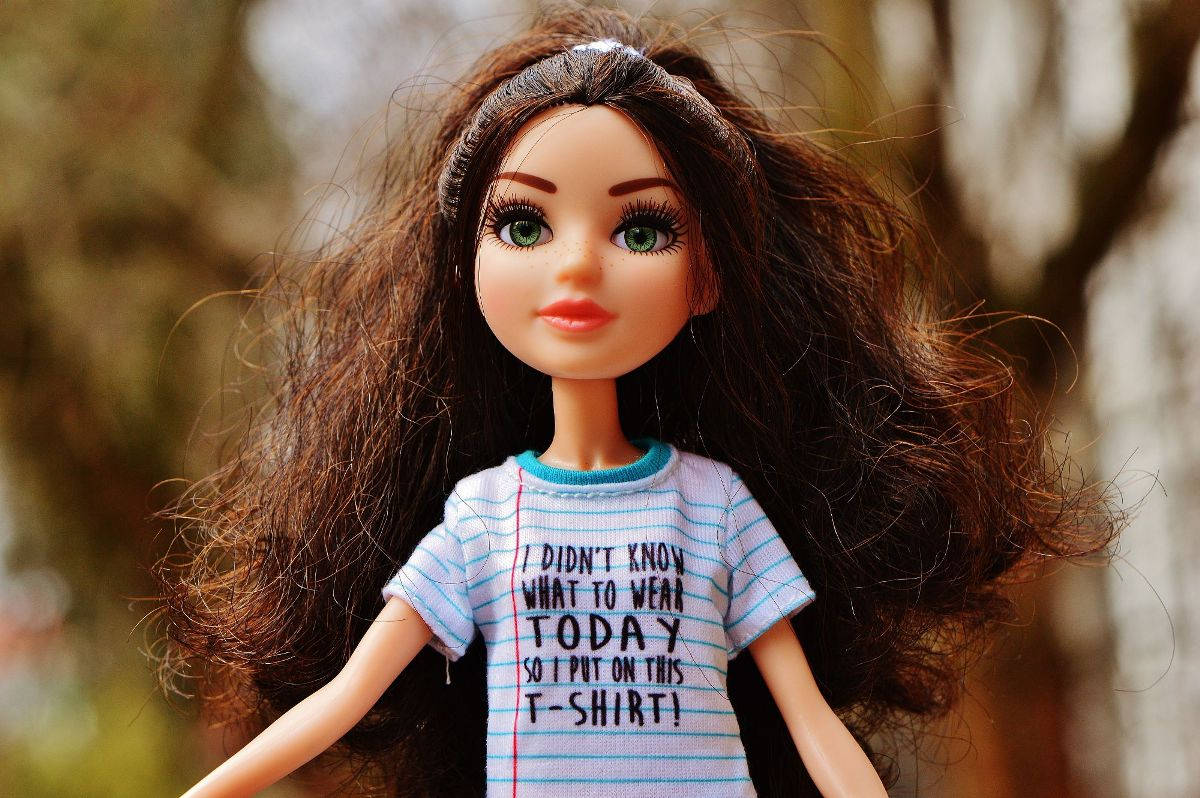 Bratz Dolls, long brown hair, green eyes, SD Desktop Wallpaper