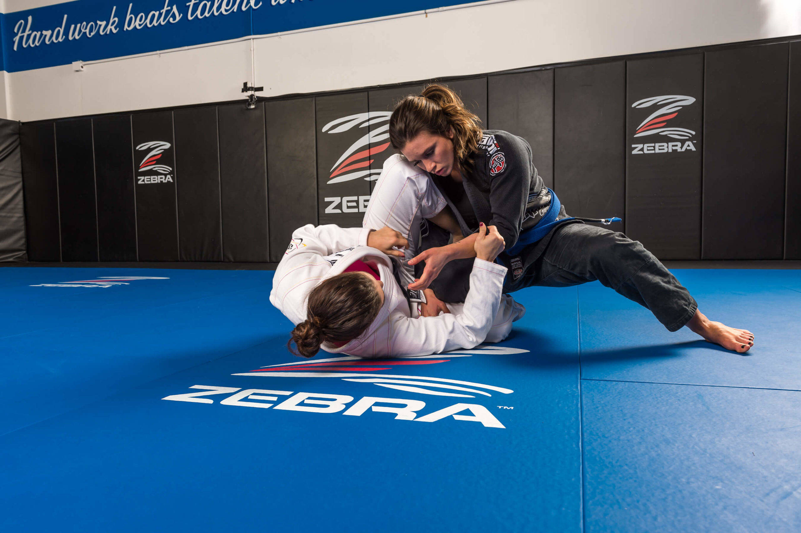 female submission, Brazilian Jiu-jitsu, dojo, 2K Desktop Wallpaper