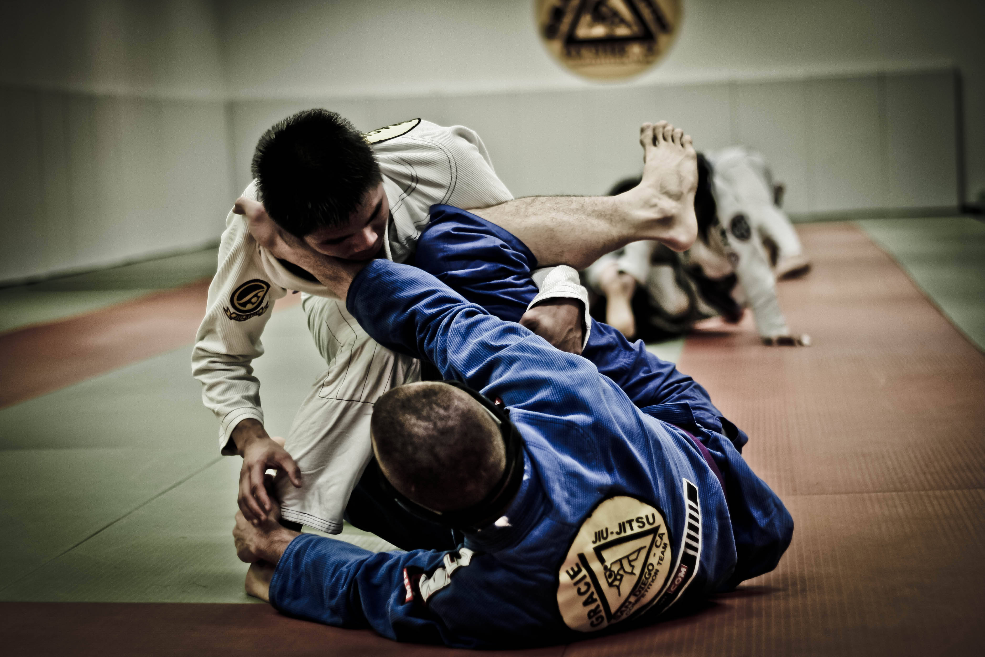 Brazilian Jiu-jitsu, gi uniforms, mat, 2K Desktop Wallpaper