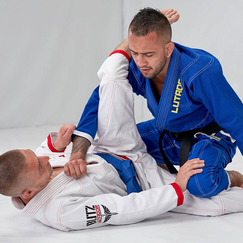 knee ride, Brazilian Jiu-jitsu, blue and white gi uniforms, SD Desktop Wallpaper