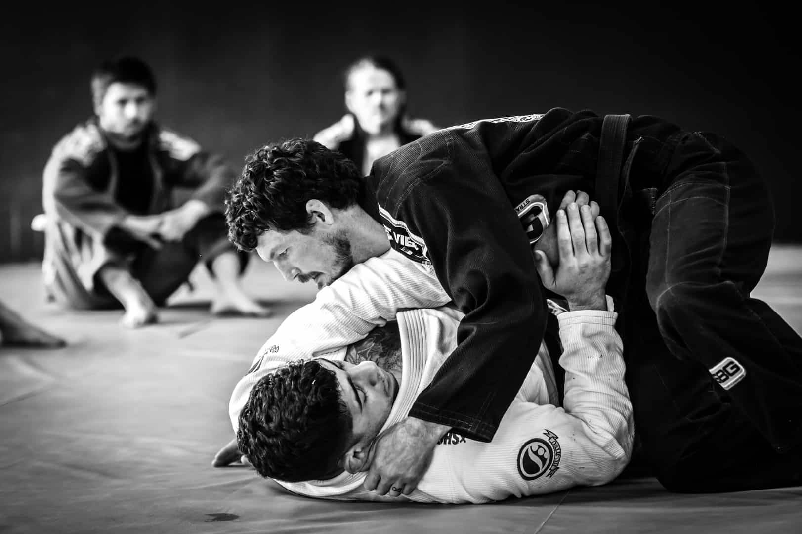 Brazilian Jiu-jitsu, closed guard position, black and white gi, HD Desktop Wallpaper