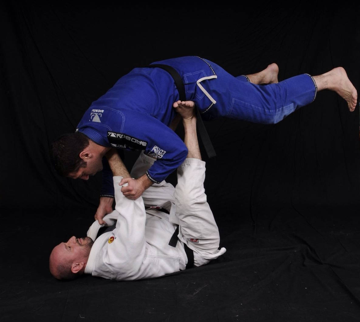 mount position, Brazilian Jiu-jitsu, blue and white gi, SD Desktop Wallpaper