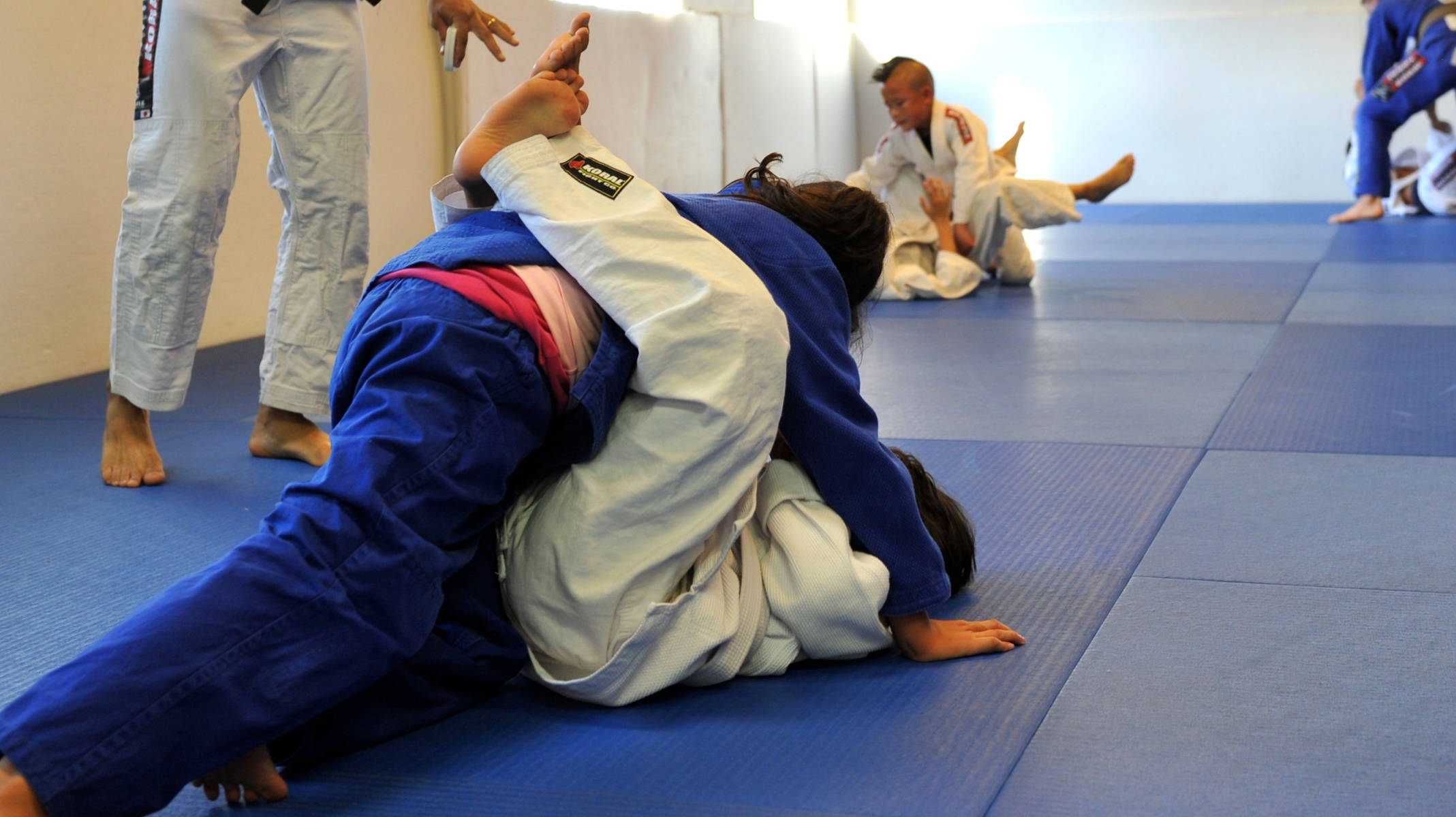 guard position, Brazilian Jiu-Jitsu, blue mats, Full HD Desktop Wallpaper