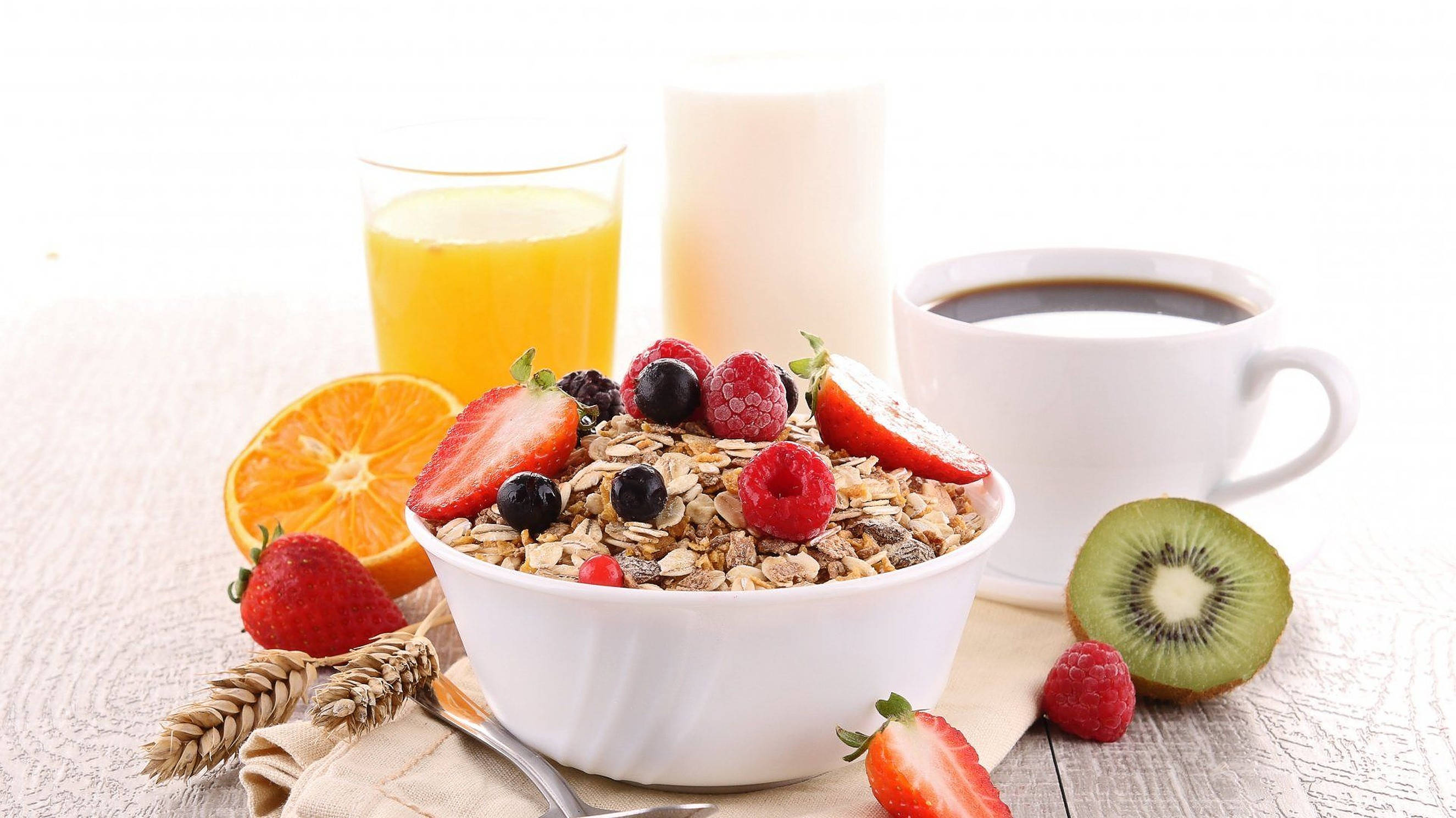 oatmeal breakfast, granola, fresh berries, 2K Desktop Wallpaper