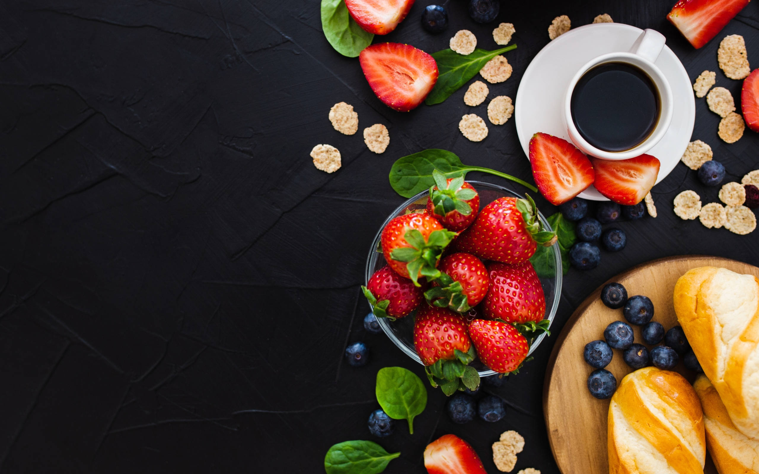 strawberries, blueberries, spinach, 2K Desktop Wallpaper