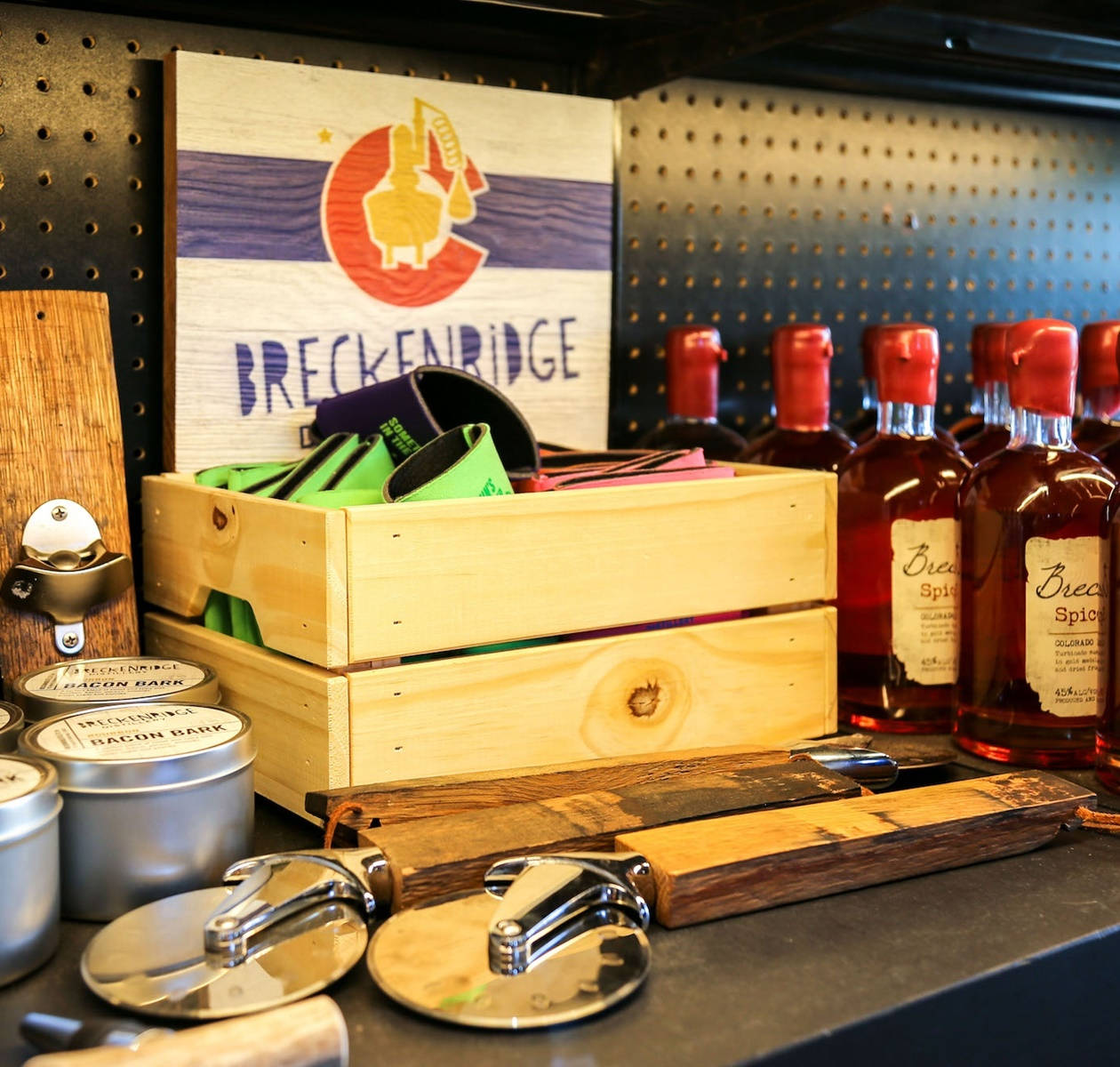 Breckenridge Distillery, amber bottles, rustic wooden crate, SD Desktop Wallpaper