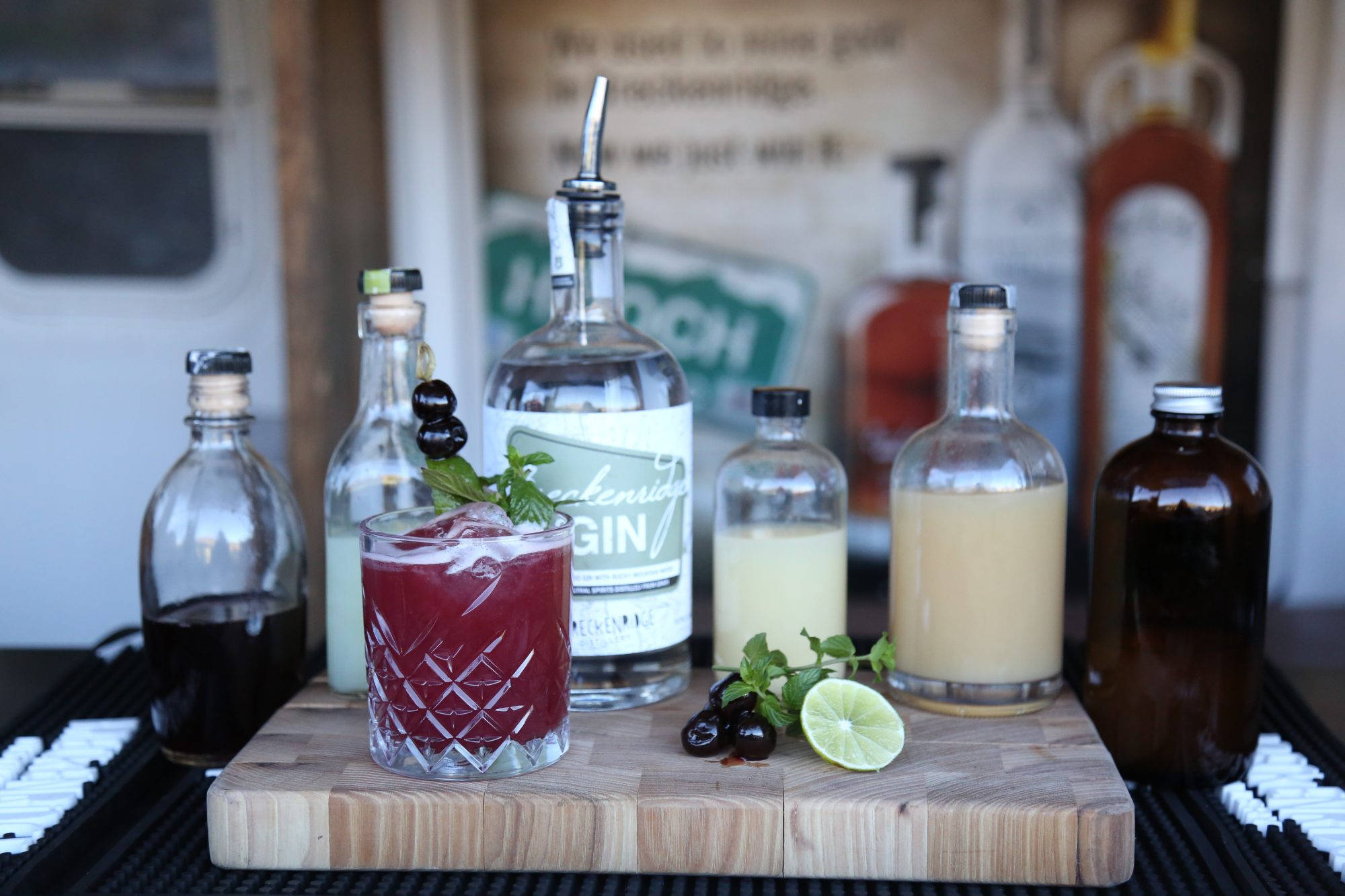 Breckenridge Distillery, Gin Fruits Extract Mix, vibrant red gin cocktail, Full HD Desktop Wallpaper