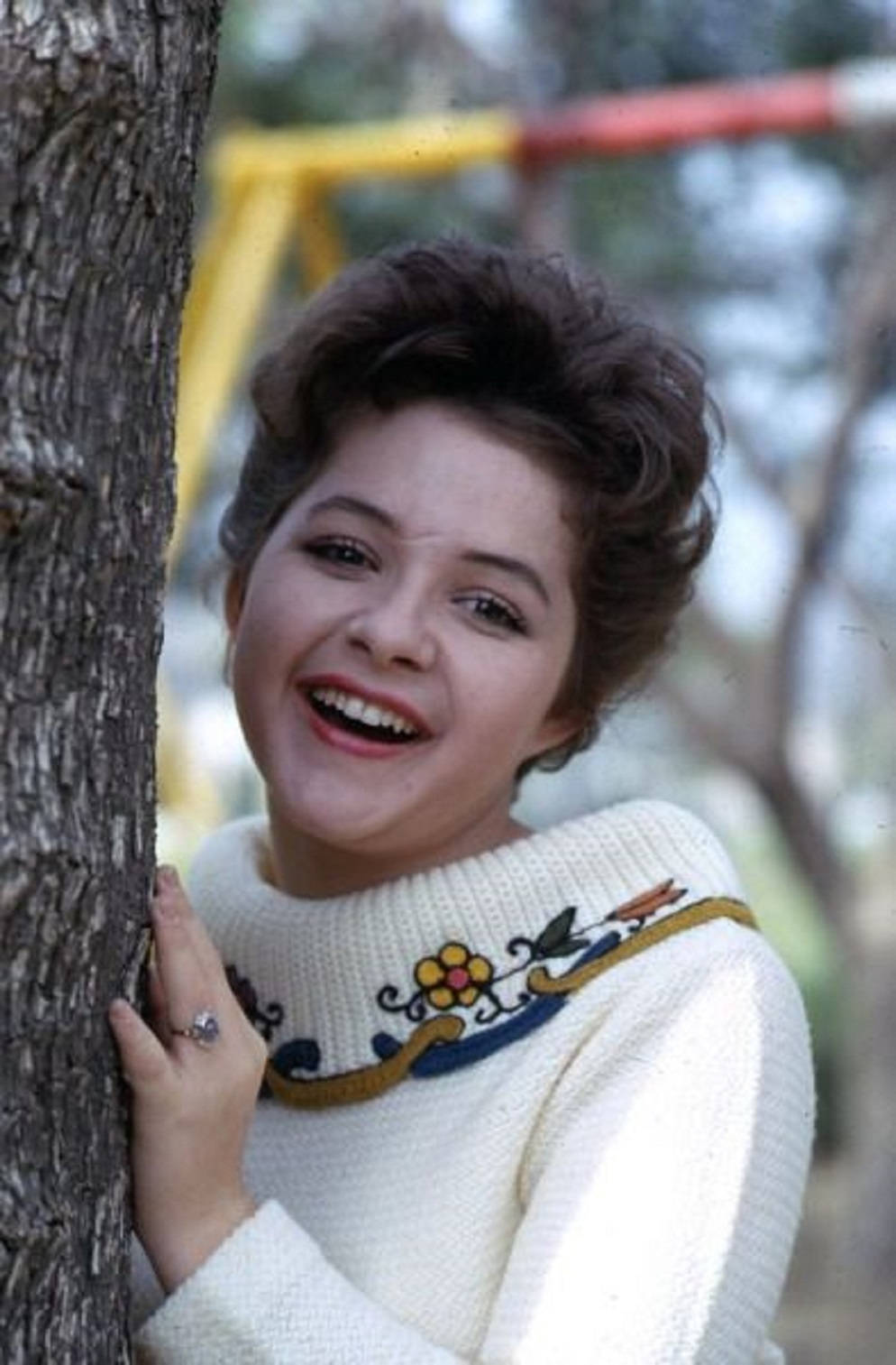 Brenda Lee, white knit sweater, floral embroidery, HD Phone Wallpaper