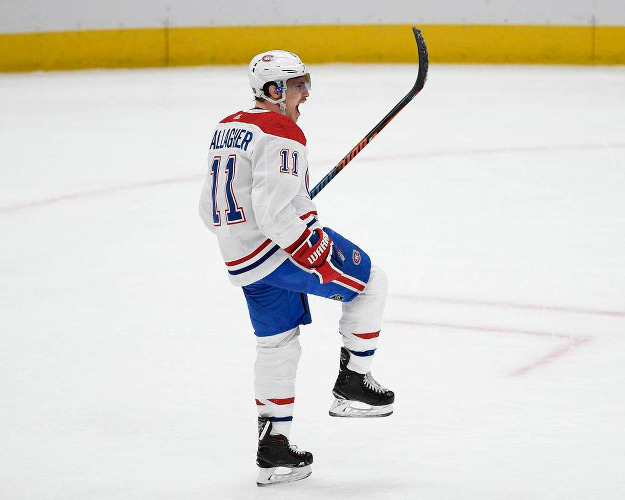 Brendan Gallagher, number 11, stick raised, HD Desktop Wallpaper