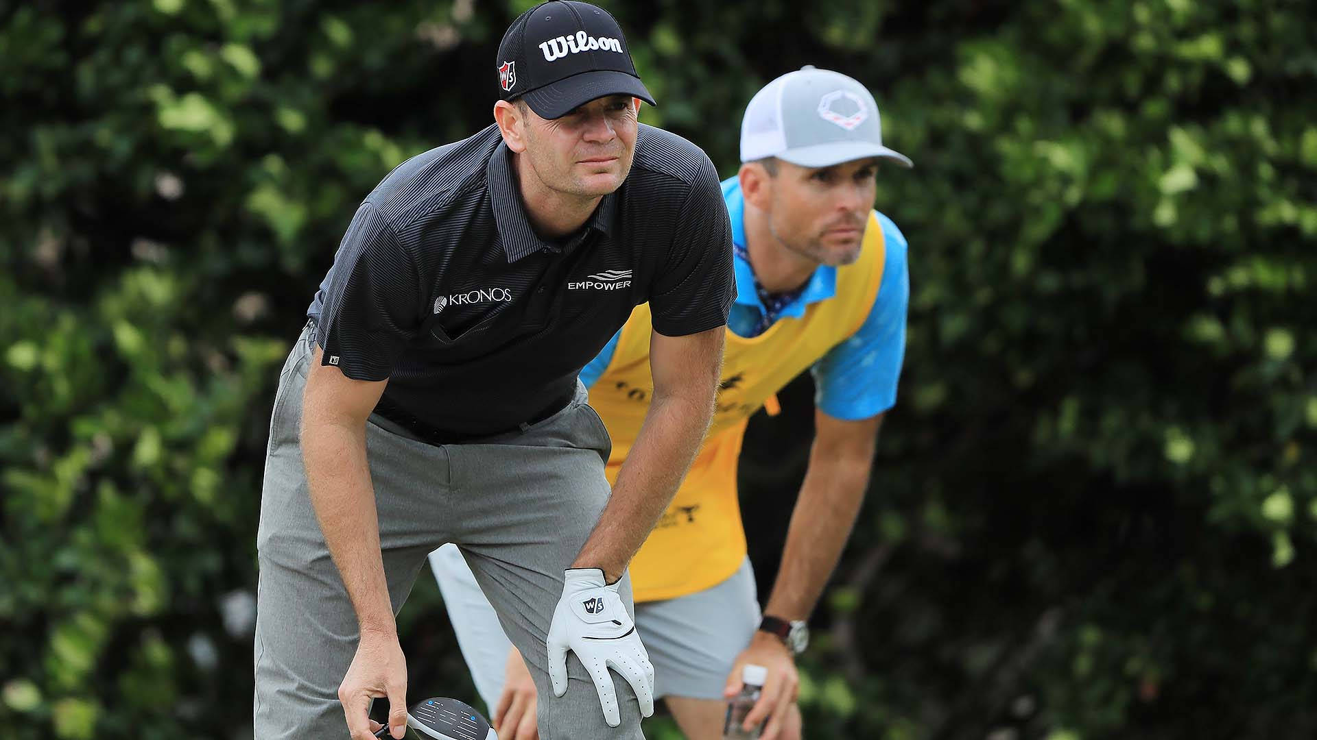 Brendan Steele, caddie, yellow vest, Full HD Desktop Wallpaper