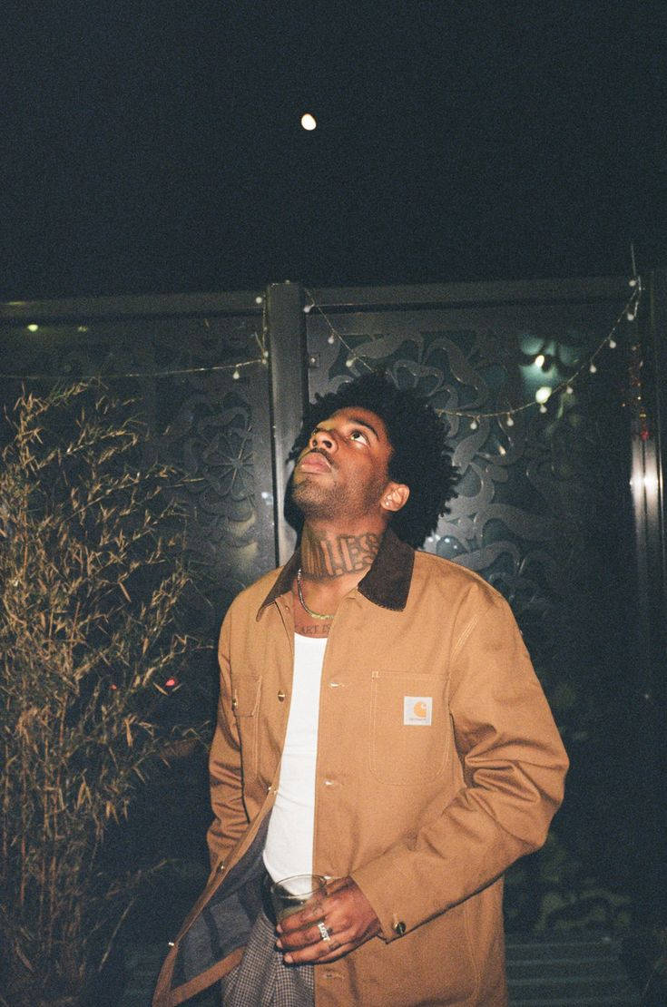 Brent Faiyaz, tan Carhartt jacket, moon, SD Phone Wallpaper