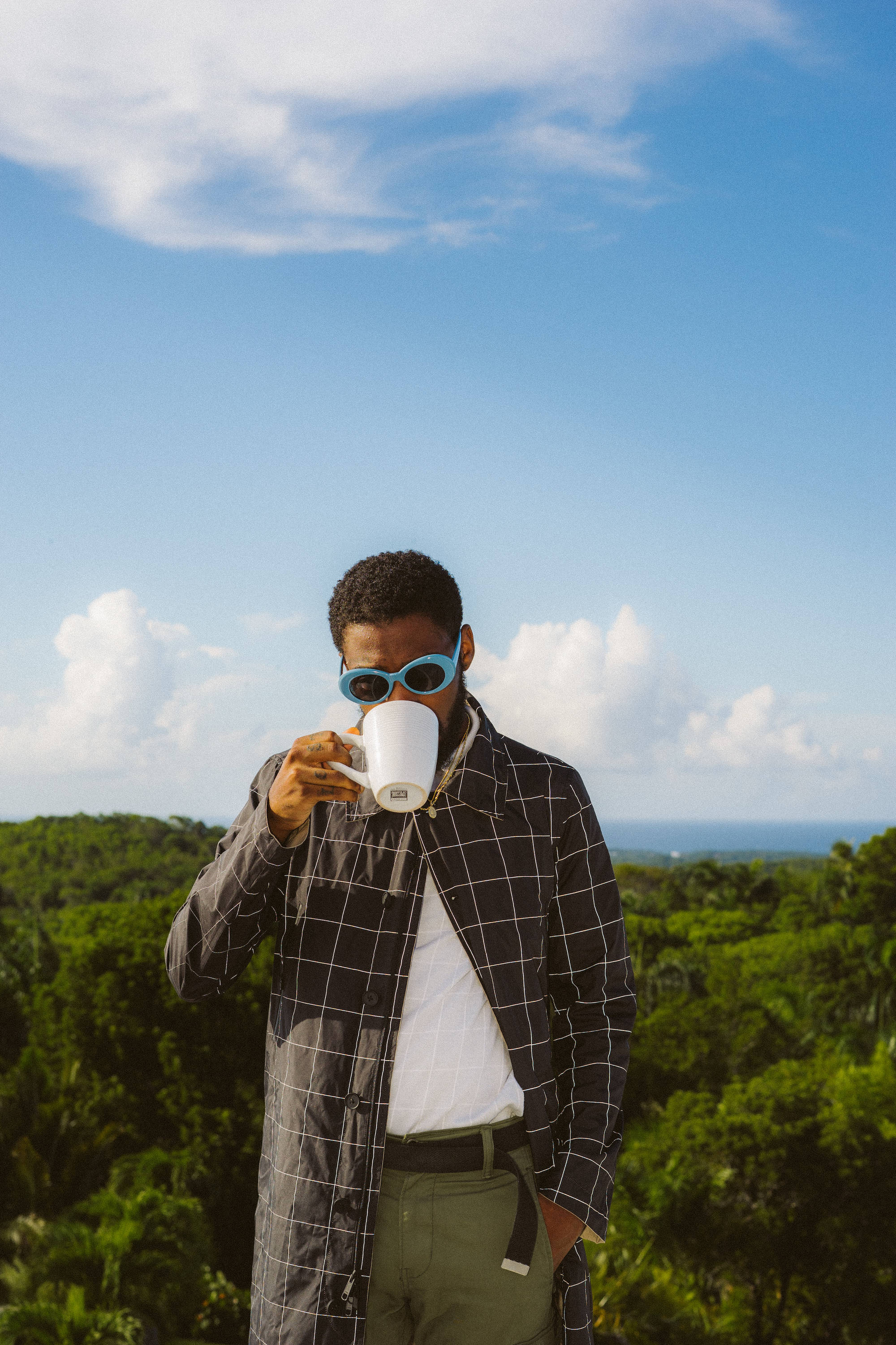Brent Faiyaz, blue sunglasses, coffee, 2K Phone Wallpaper