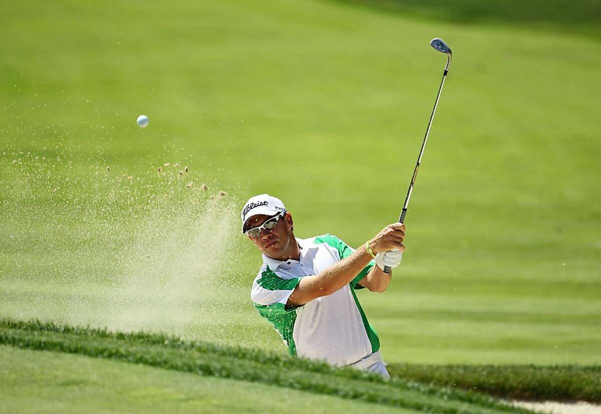 Brian Davis, golf ball, sand bunker, SD Desktop Wallpaper