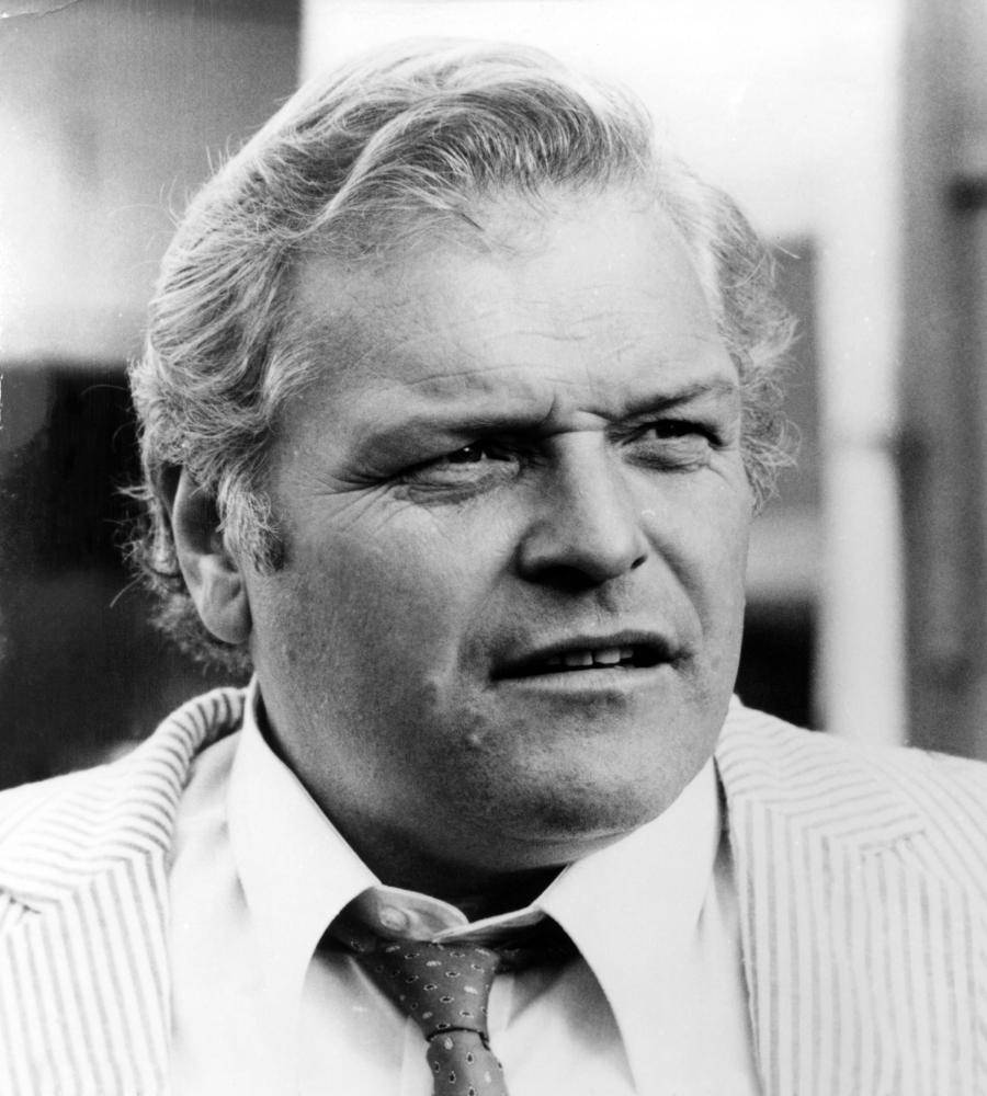 Brian Dennehy, black and white, white suit, SD Phone Wallpaper