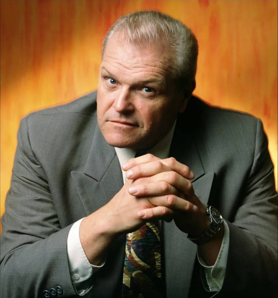 Brian Dennehy, gray suit, patterned tie, SD Phone Wallpaper