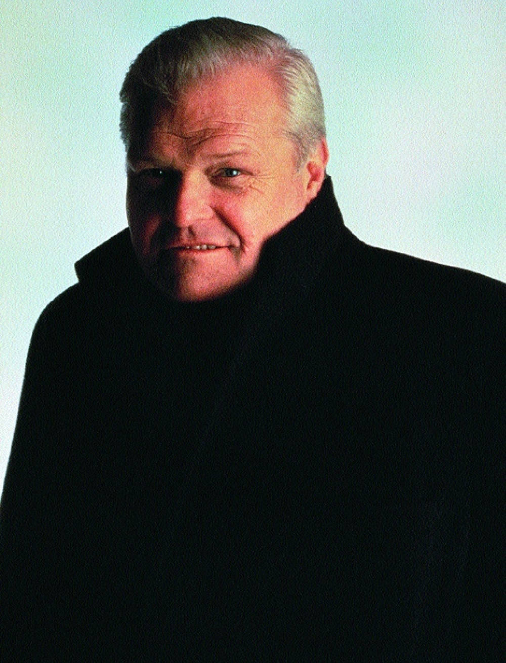 Brian Dennehy, black trenchcoat, gray hair, HD Phone Wallpaper