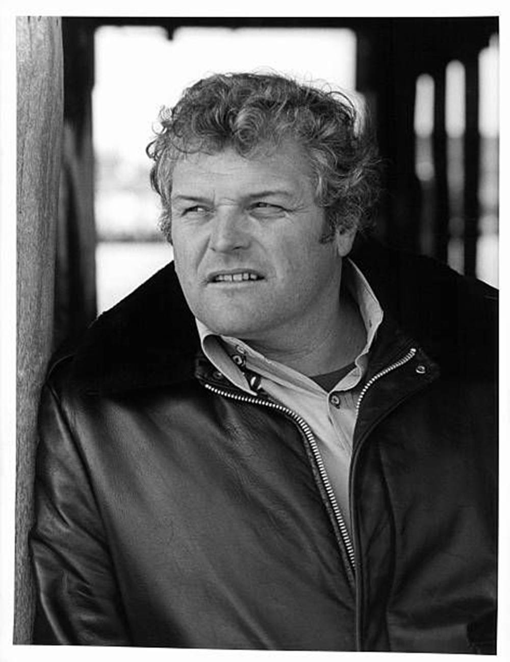 Brian Dennehy, black and white, leather jacket, HD Phone Wallpaper