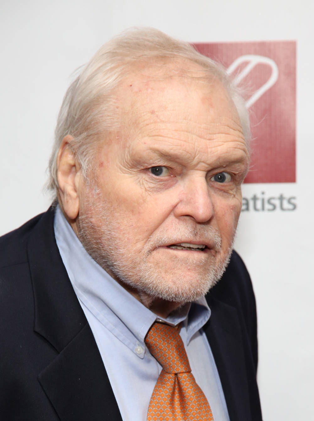 Brian Dennehy, suit and tie, dark suit, HD Phone Wallpaper