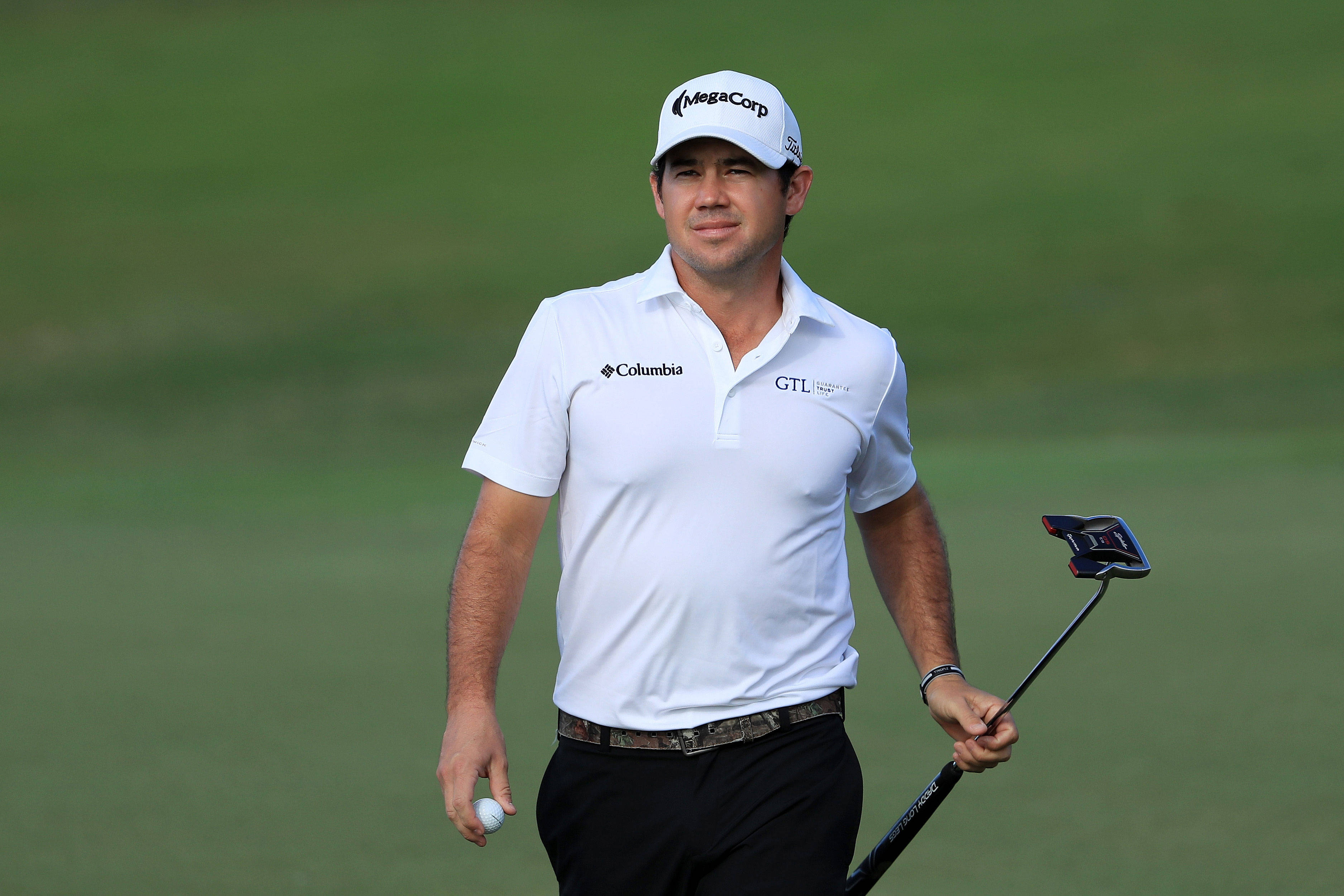 Brian Harman, white polo, cap, 2K Desktop Wallpaper