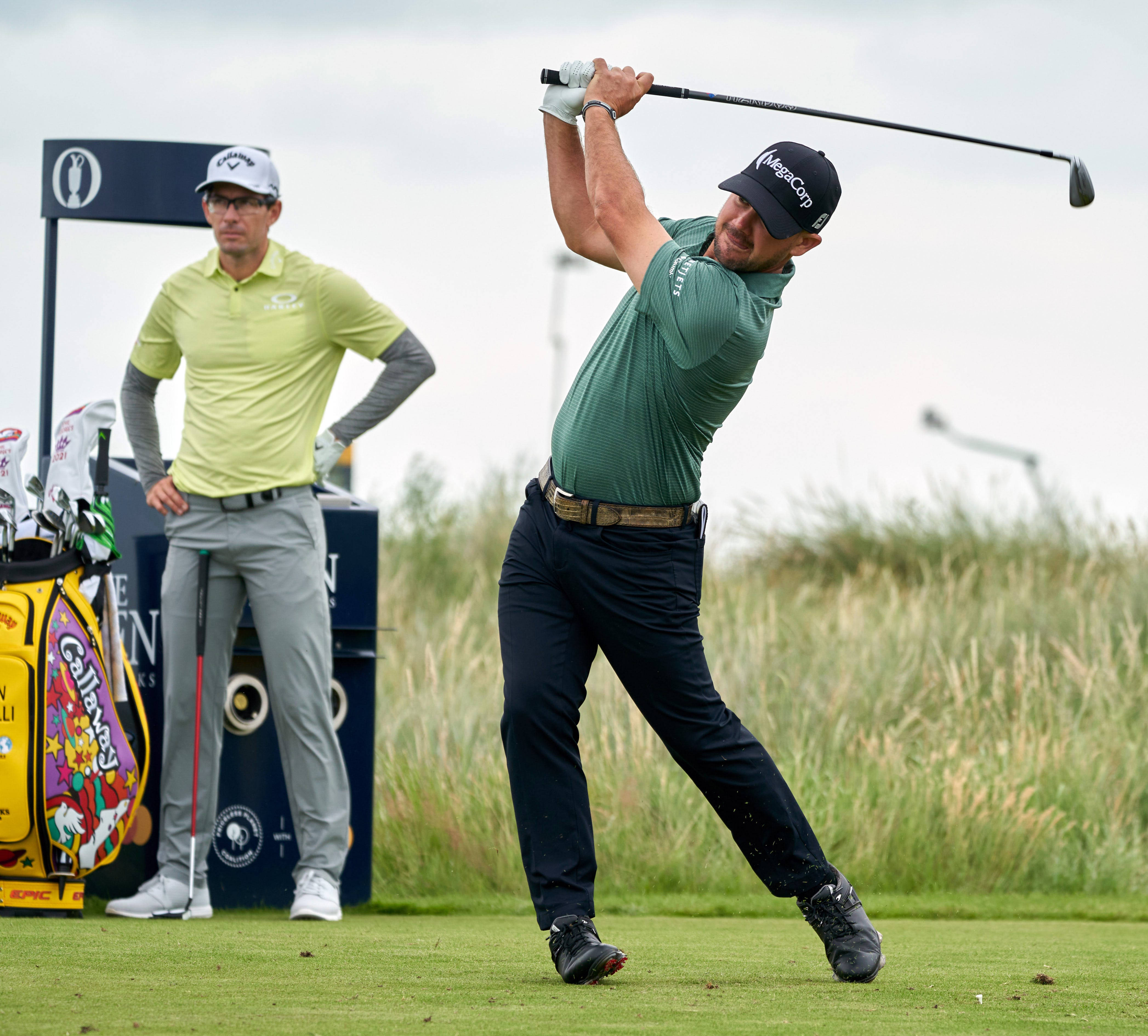 Brian Harman, golf swing, grassy course, 4K Desktop Wallpaper