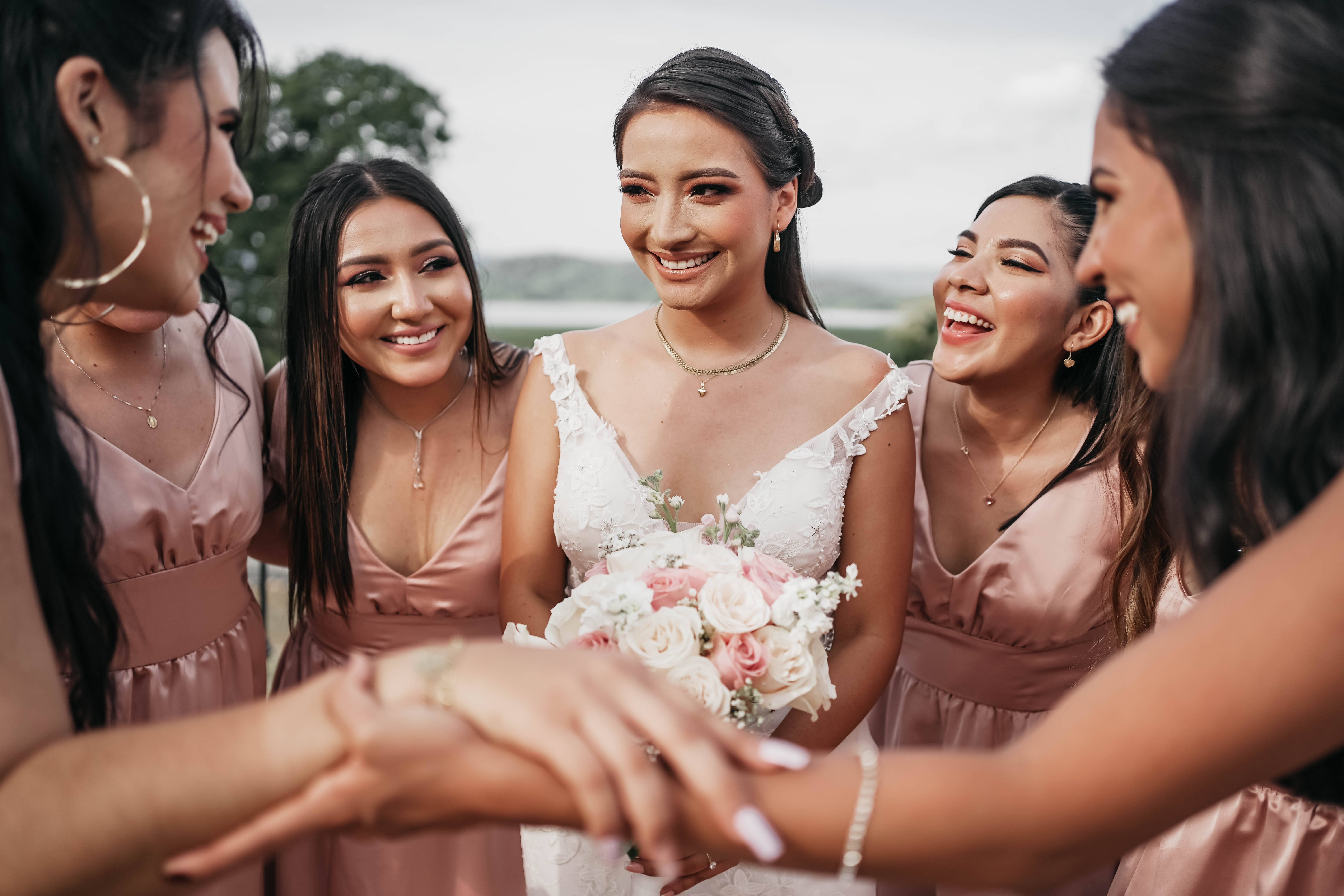 white lace gown, pink and white bouquet, dusty rose dresses, 5K Desktop Wallpaper