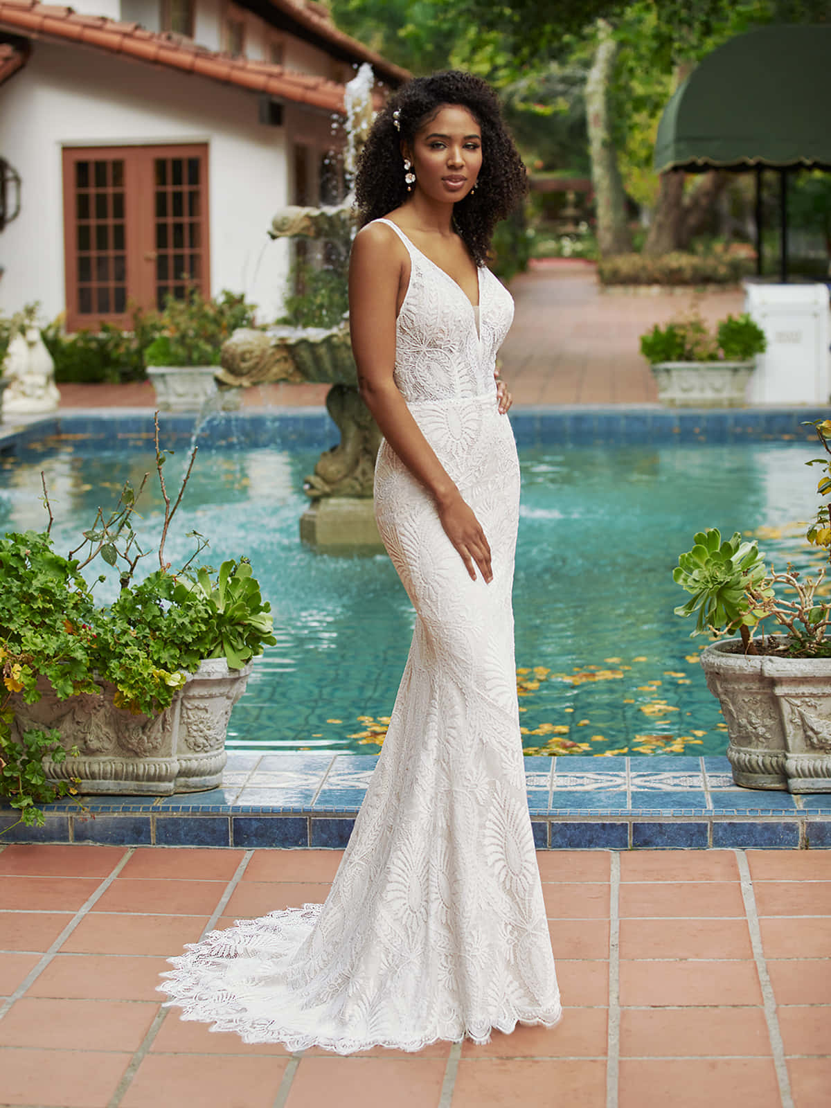 white lace mermaid wedding gown, turquoise pool, lush greenery, HD Phone Wallpaper
