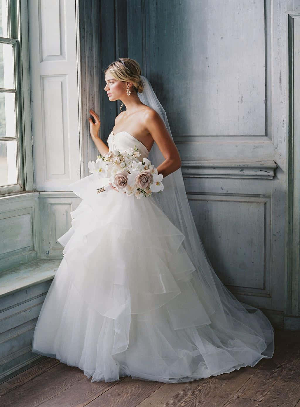 Bride's Dress, voluminous white gown, window, HD Phone Wallpaper