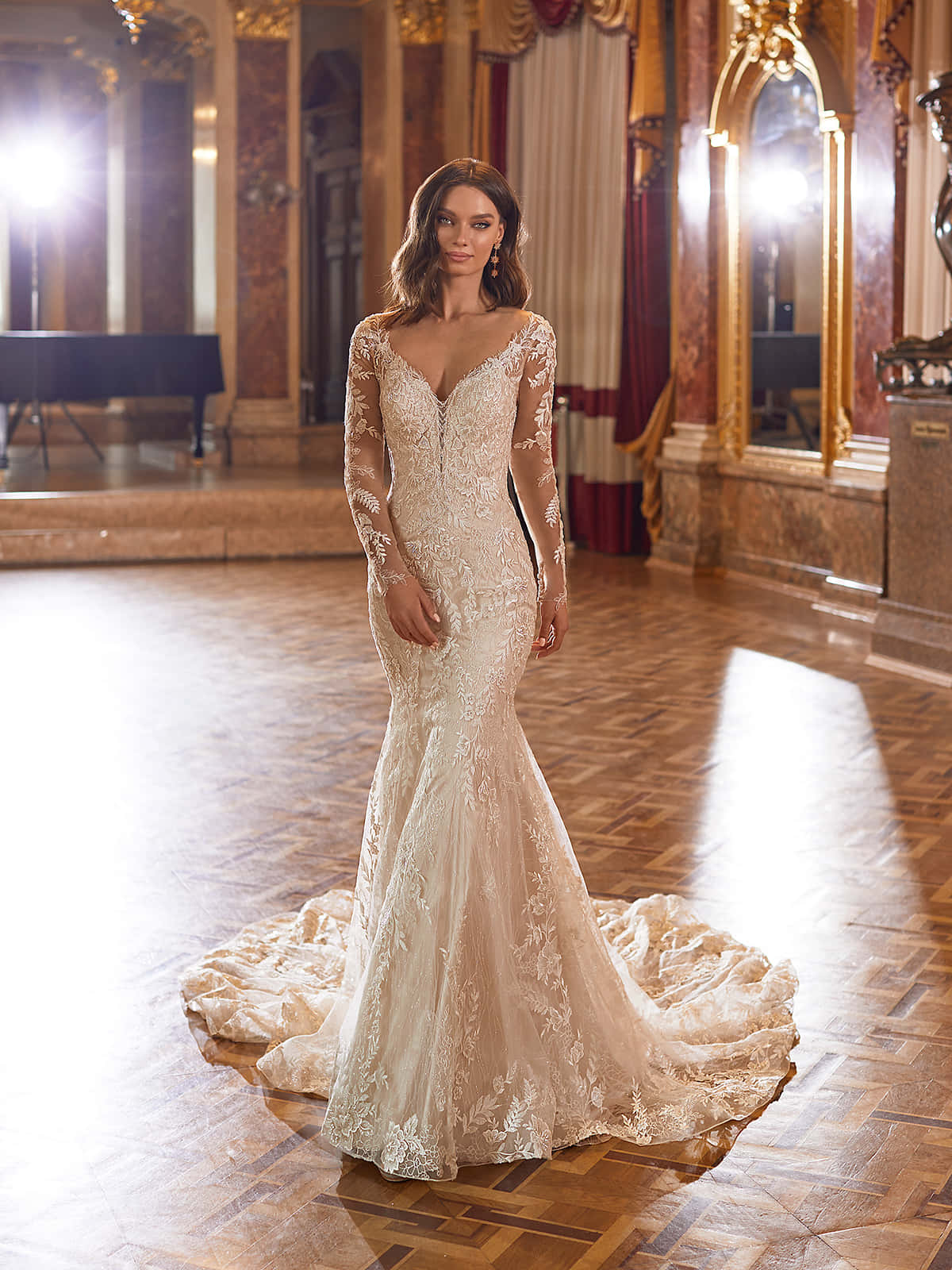 Bride's Dress, cream lace mermaid gown, grand opulent ballroom, HD Phone Wallpaper