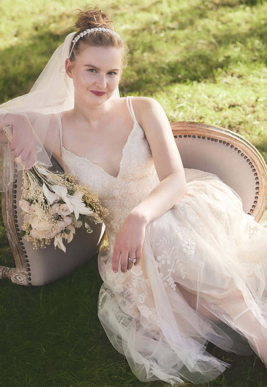 Bride's Dress, lace wedding gown, ornate chair, HD Phone Wallpaper