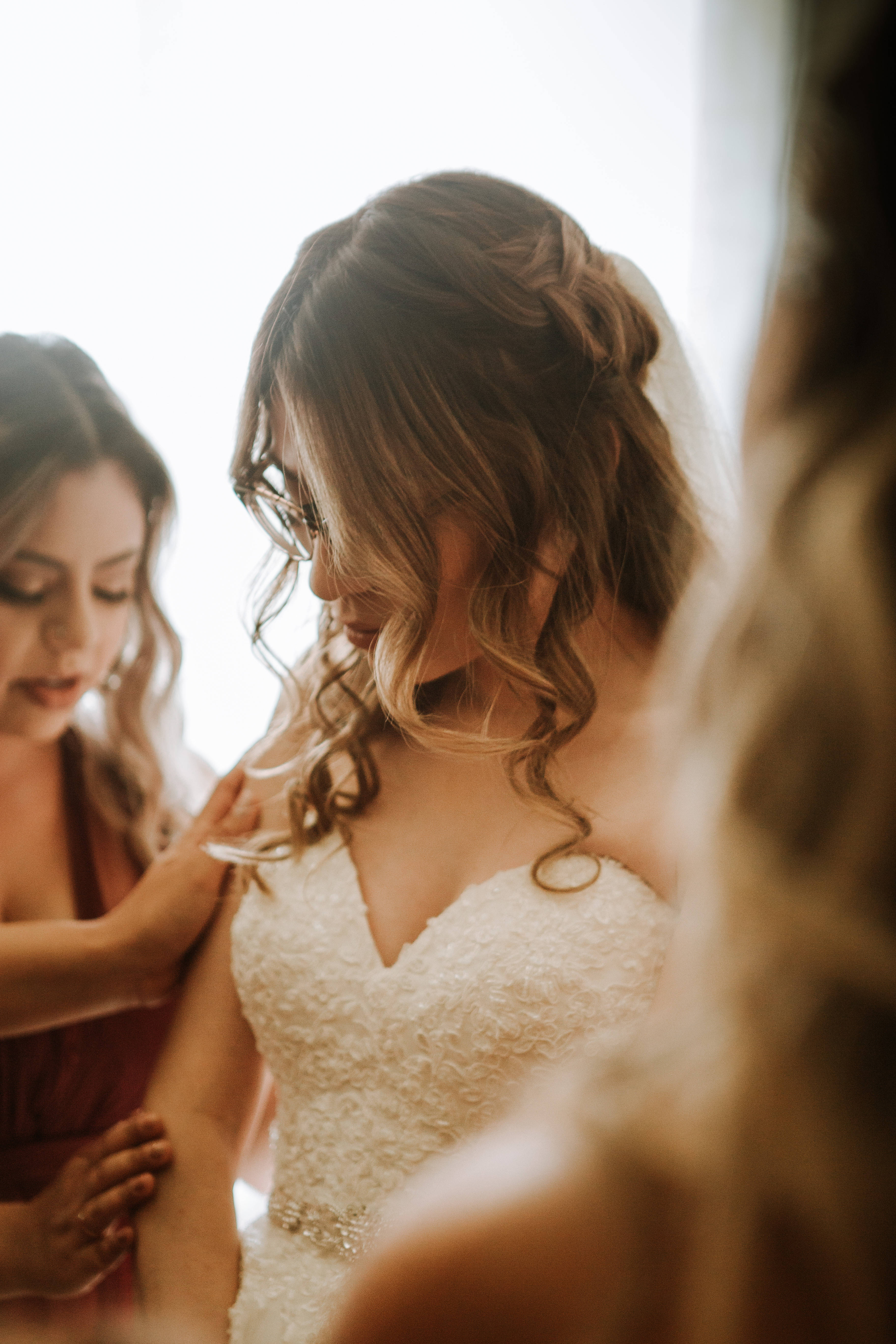 bridesmaids, bride, lace wedding gown, 5K Phone Wallpaper