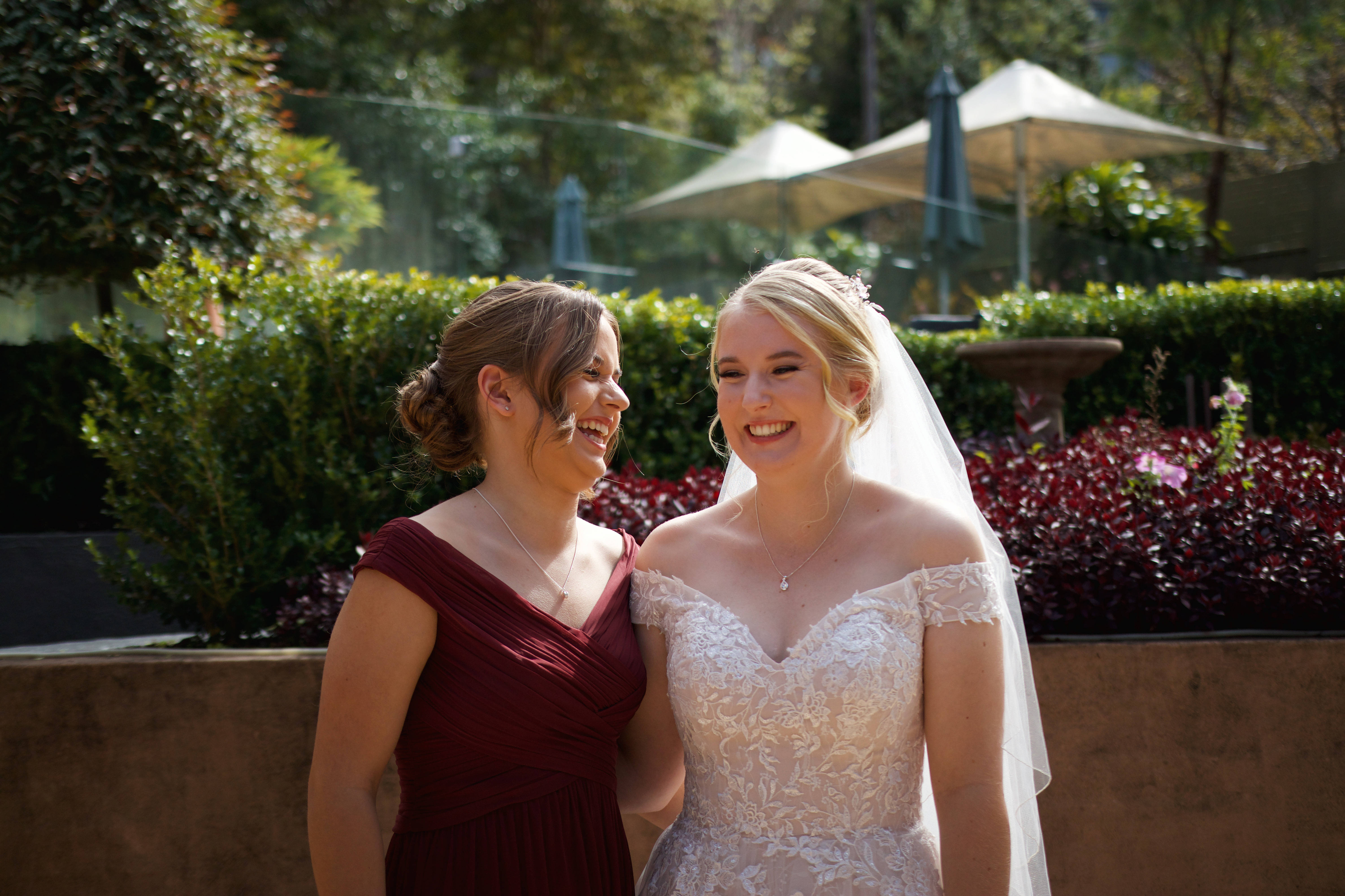 bridesmaid, bride, sunlit garden, 5K Desktop Wallpaper