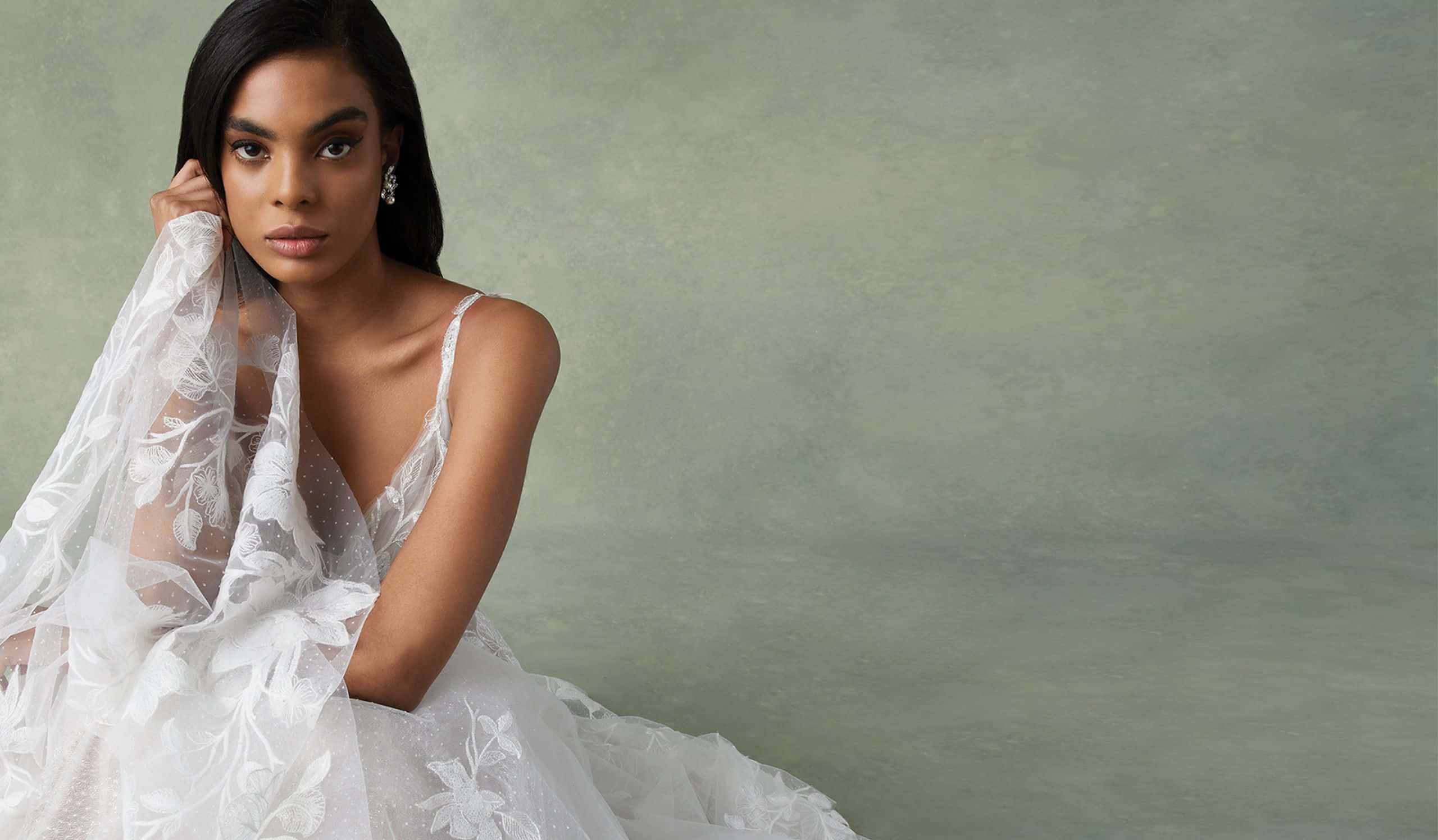 bride, white wedding gown, floral lace veiling, 2K Desktop Wallpaper