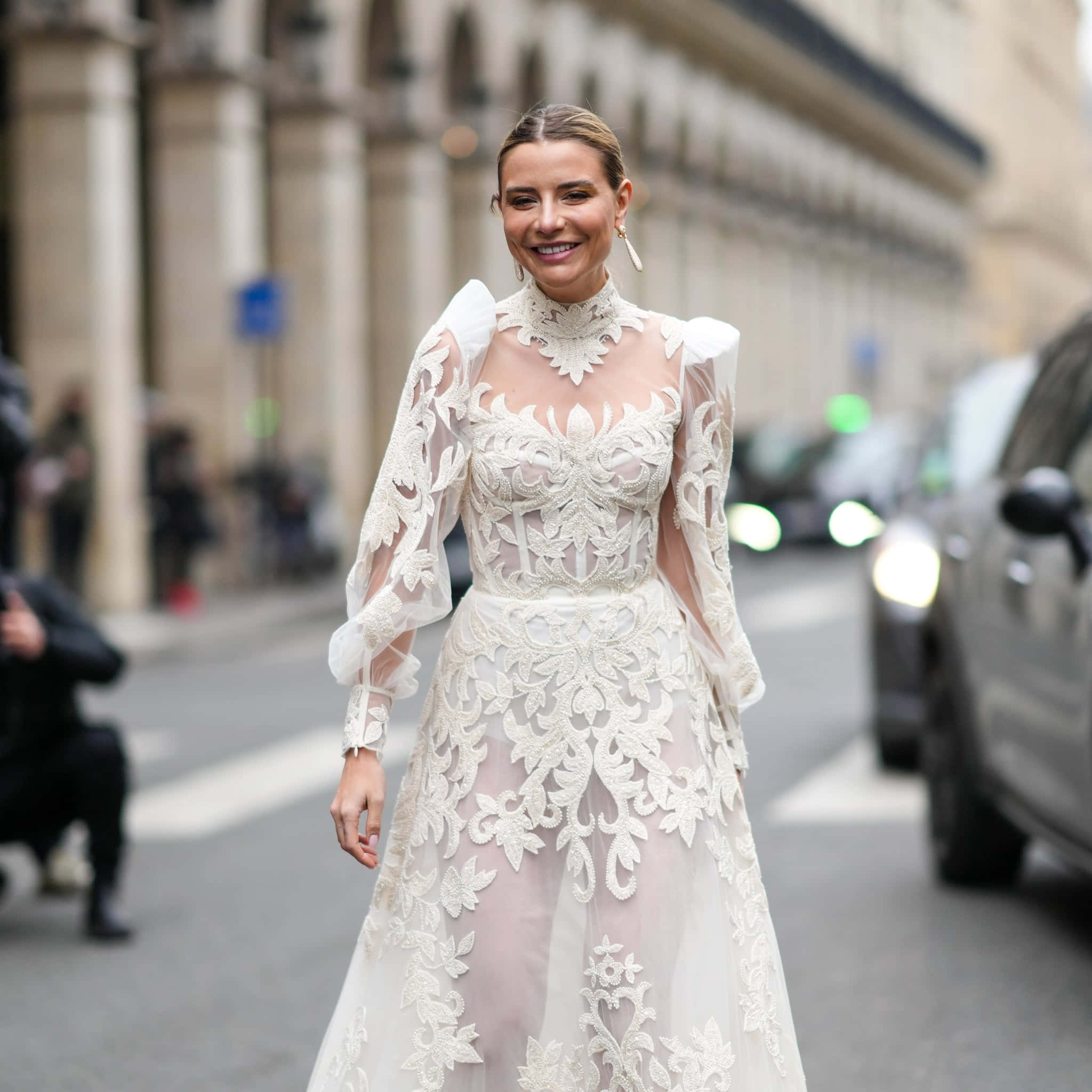 white lace gown, bustling city street, woman, Full HD Desktop Wallpaper