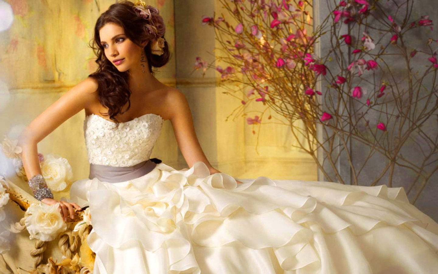 ivory wedding gown, ruffled layers, gray sash, HD Desktop Wallpaper
