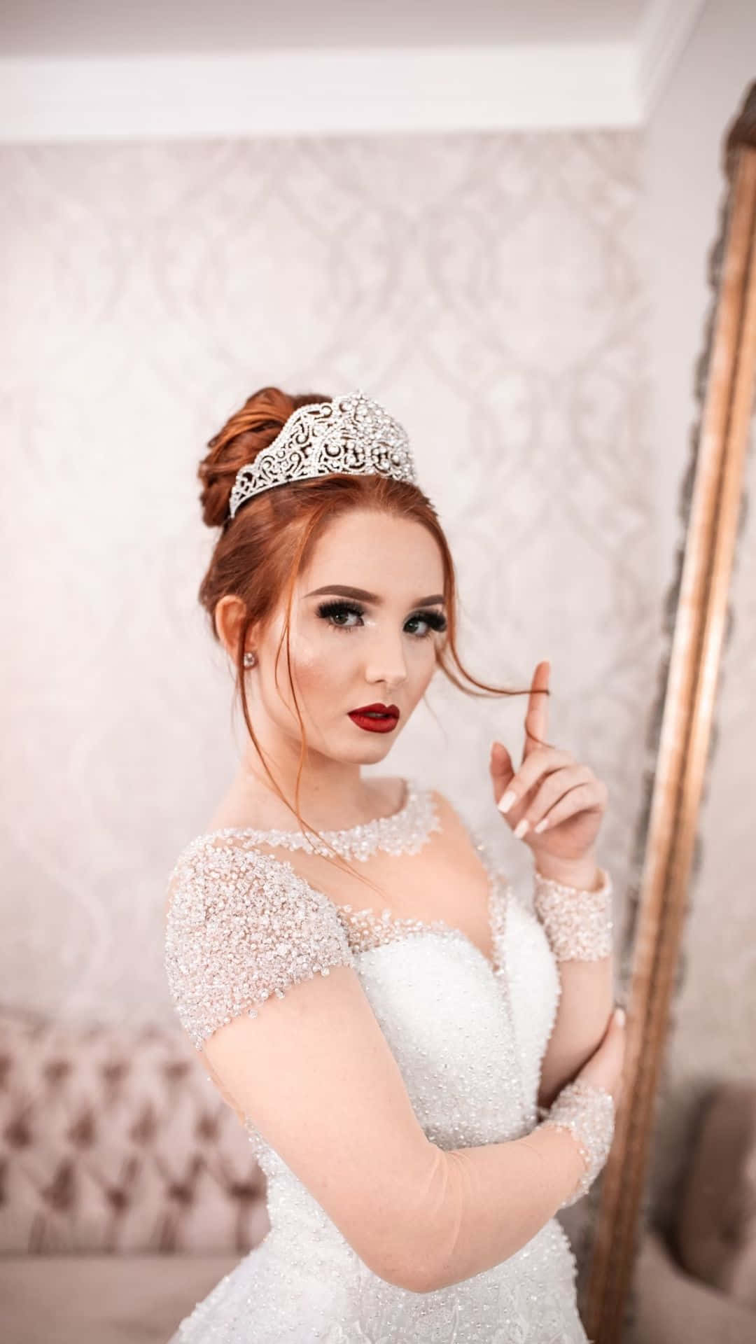 elegant bridein tiara, sparkling white gown, tiara, Full HD Phone Wallpaper