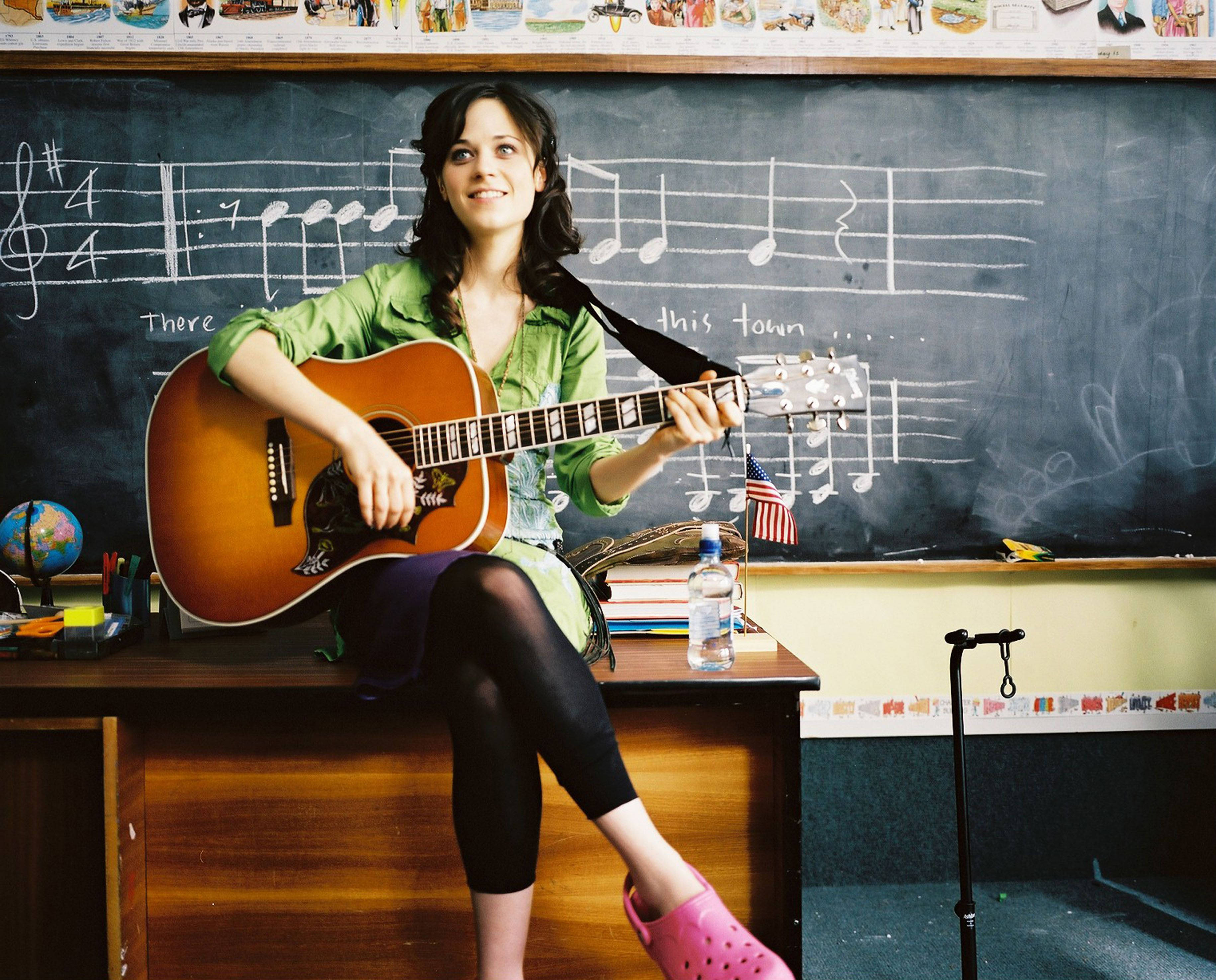 Bridge To Terabithia, music teacher, green shirt, 2K Desktop Wallpaper