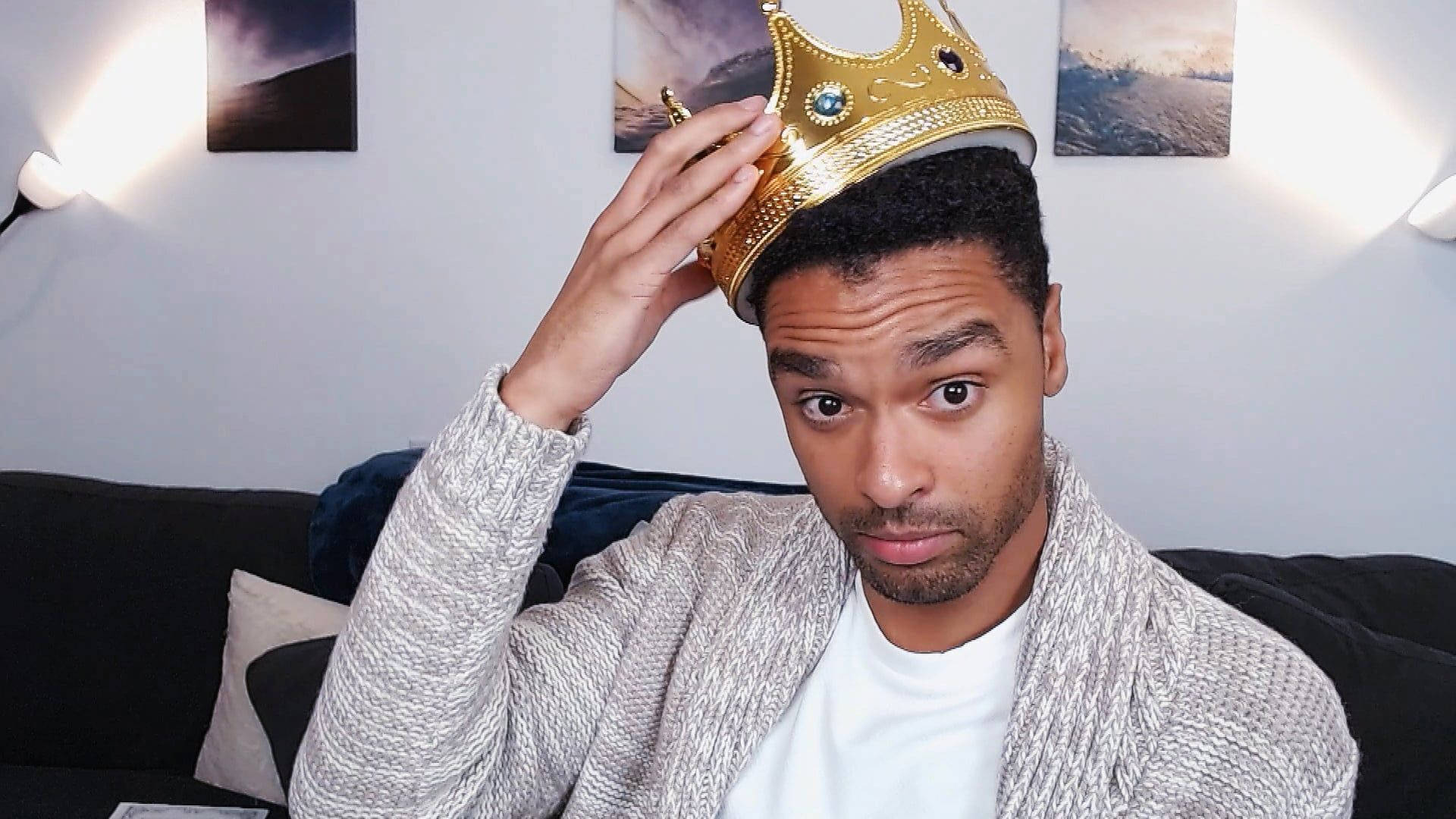 Bridgerton, gold crown, couch, Full HD Desktop Wallpaper