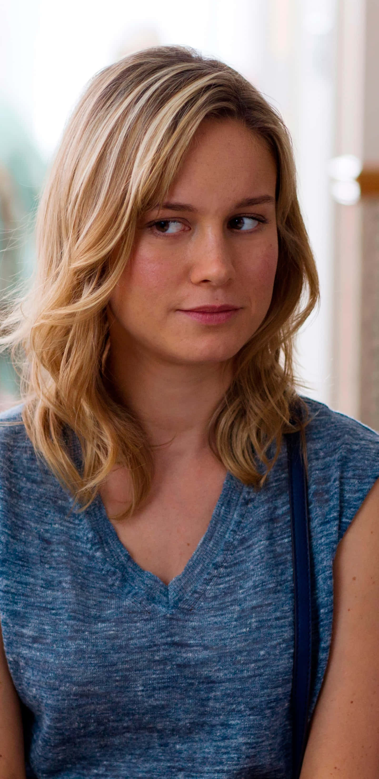 Brie Larson, red carpet, blonde wavy hair, 2K Phone Wallpaper