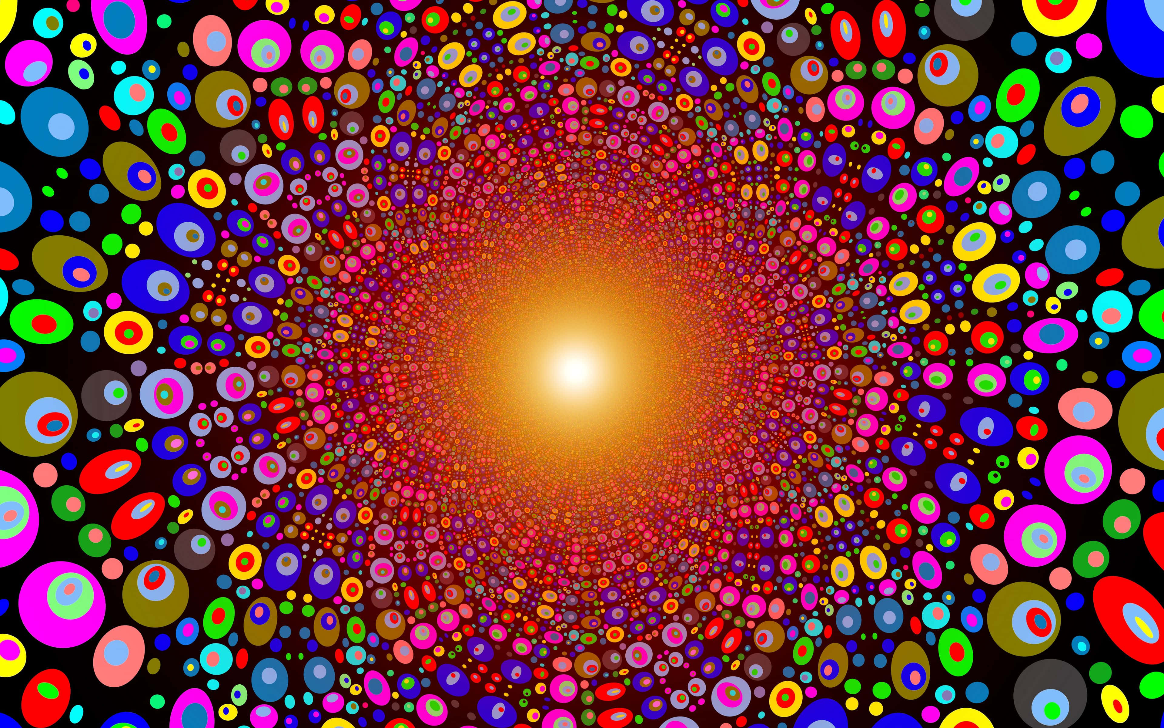 bright color, multicolored concentric circles, glowing golden core, 4K Desktop Wallpaper