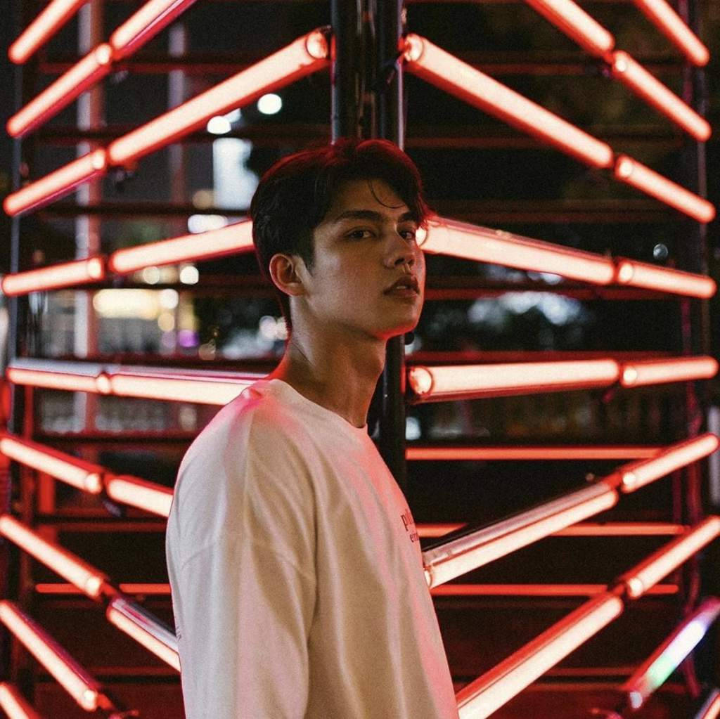 Bright Vachirawit, red neon grid, white shirt, SD Desktop Wallpaper
