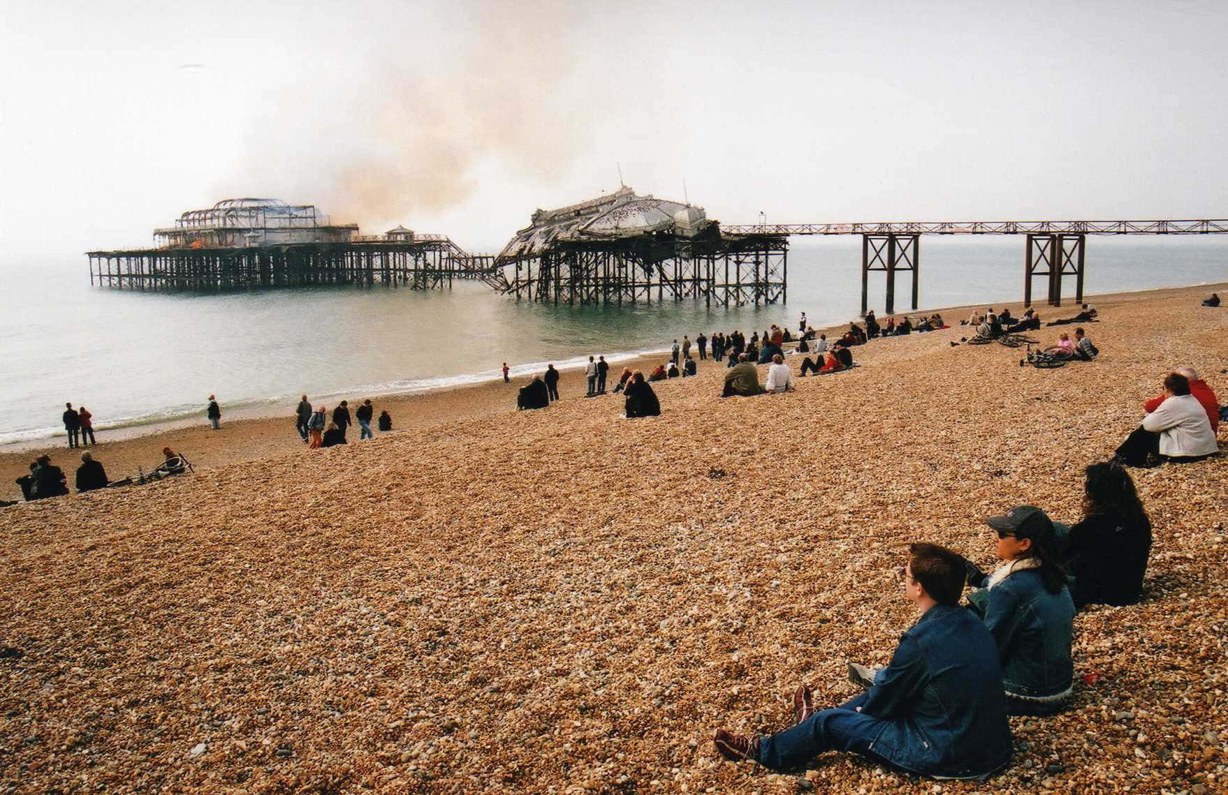 Brighton Pier, pebbled beach, damaged pier, HD Desktop Wallpaper