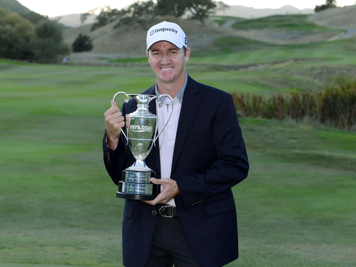 Briny Baird, navy blazer, silver trophy, HD Desktop Wallpaper
