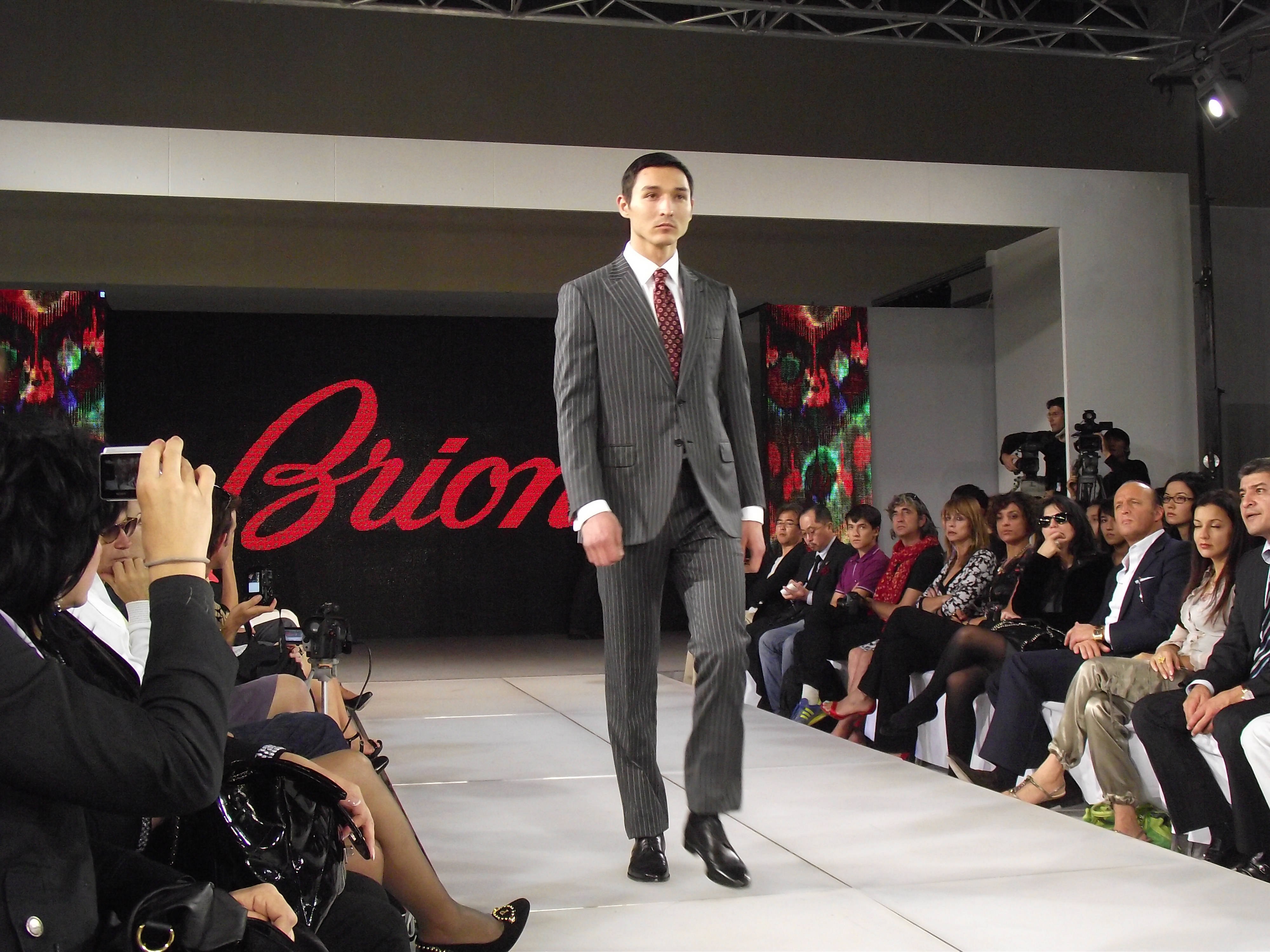 Brioni, white runway, gray pinstripe suit, 4K Desktop Wallpaper
