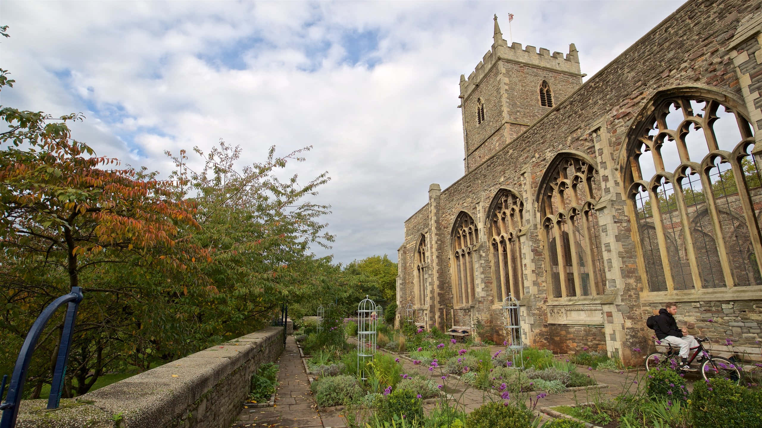Bristol, historic church, Gothic windows, 2K Desktop Wallpaper