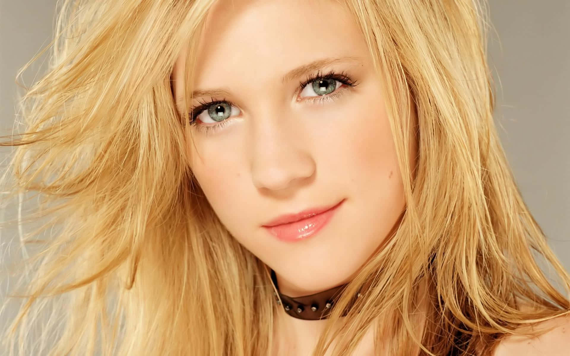 Brittany Snow, flowing blonde hair, striking blue eyes, Full HD Desktop Wallpaper