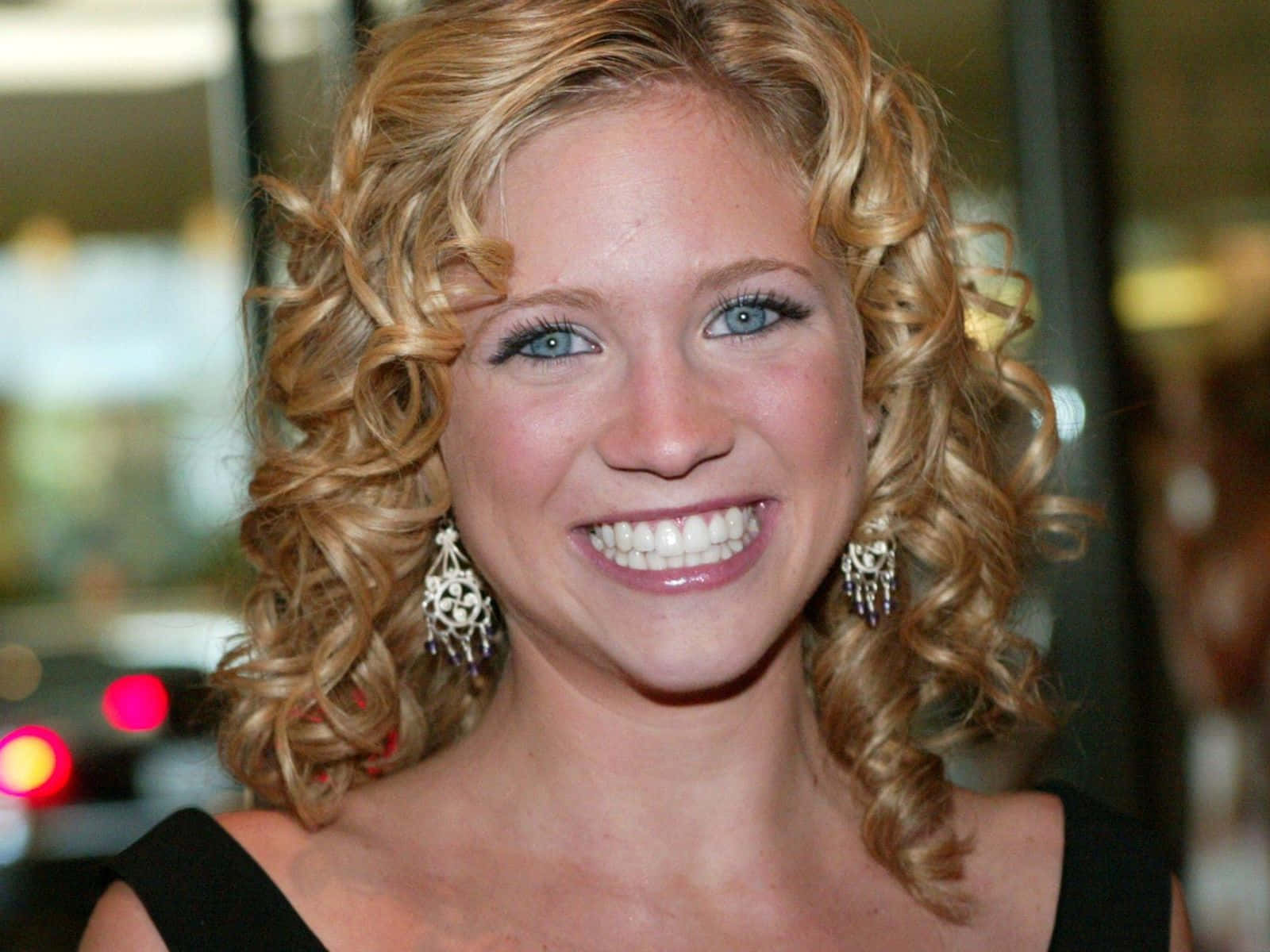 Brittany Snow, curly blonde hair, bright blue eyes, HD Desktop Wallpaper