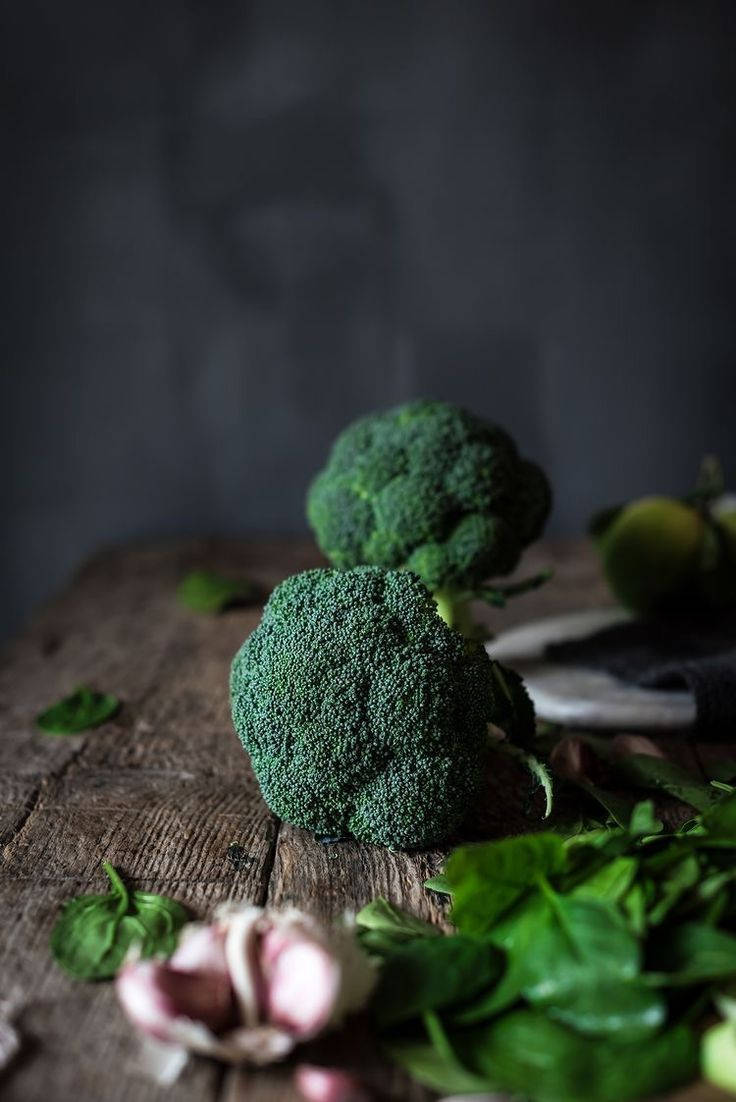 dainty aesthetic, dark green broccoli, weathered wooden table, SD Phone Wallpaper
