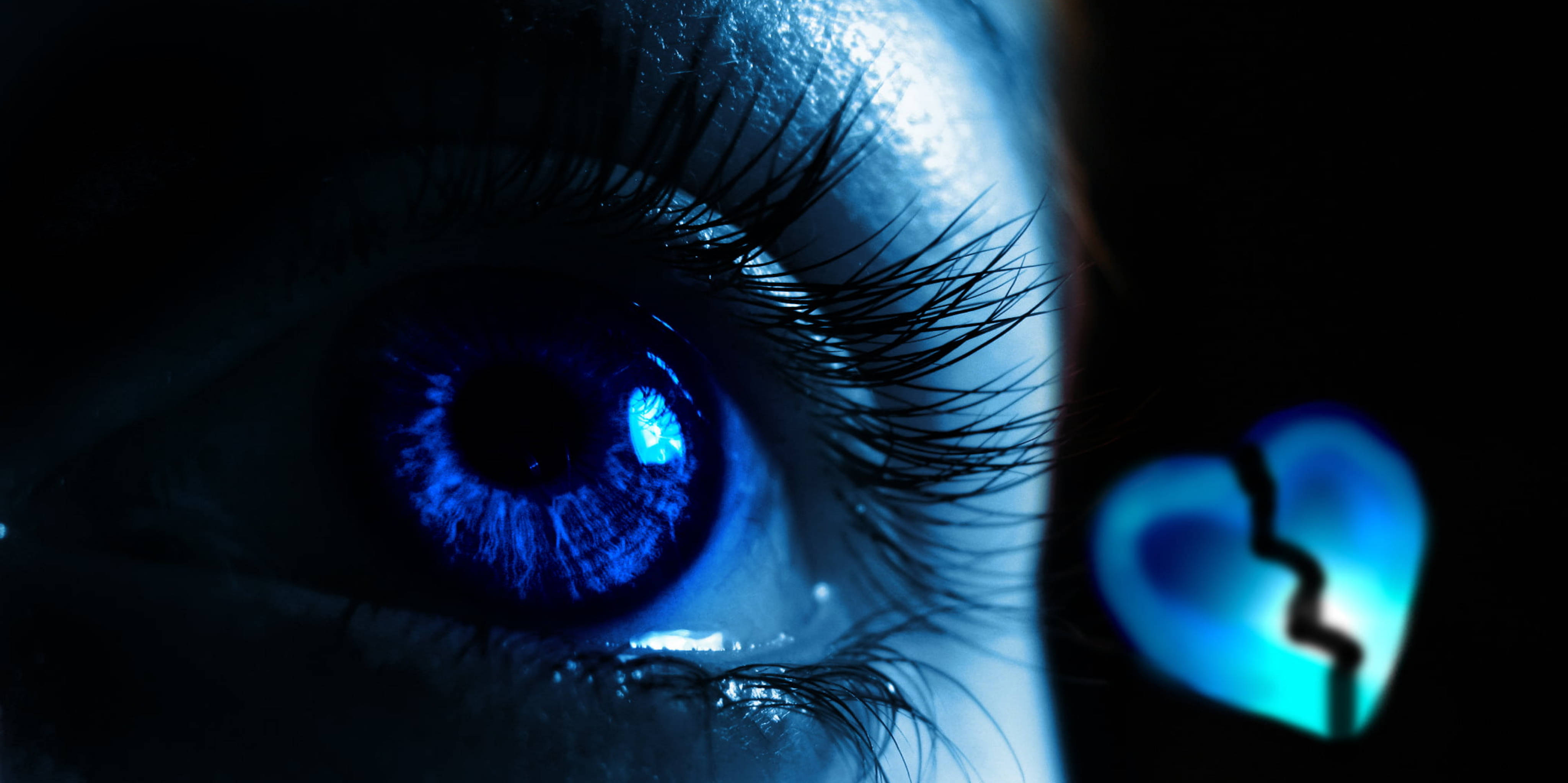 Blue Eye Heart Broken 4K, glowing blue eye, broken heart symbol, 4K Desktop Wallpaper