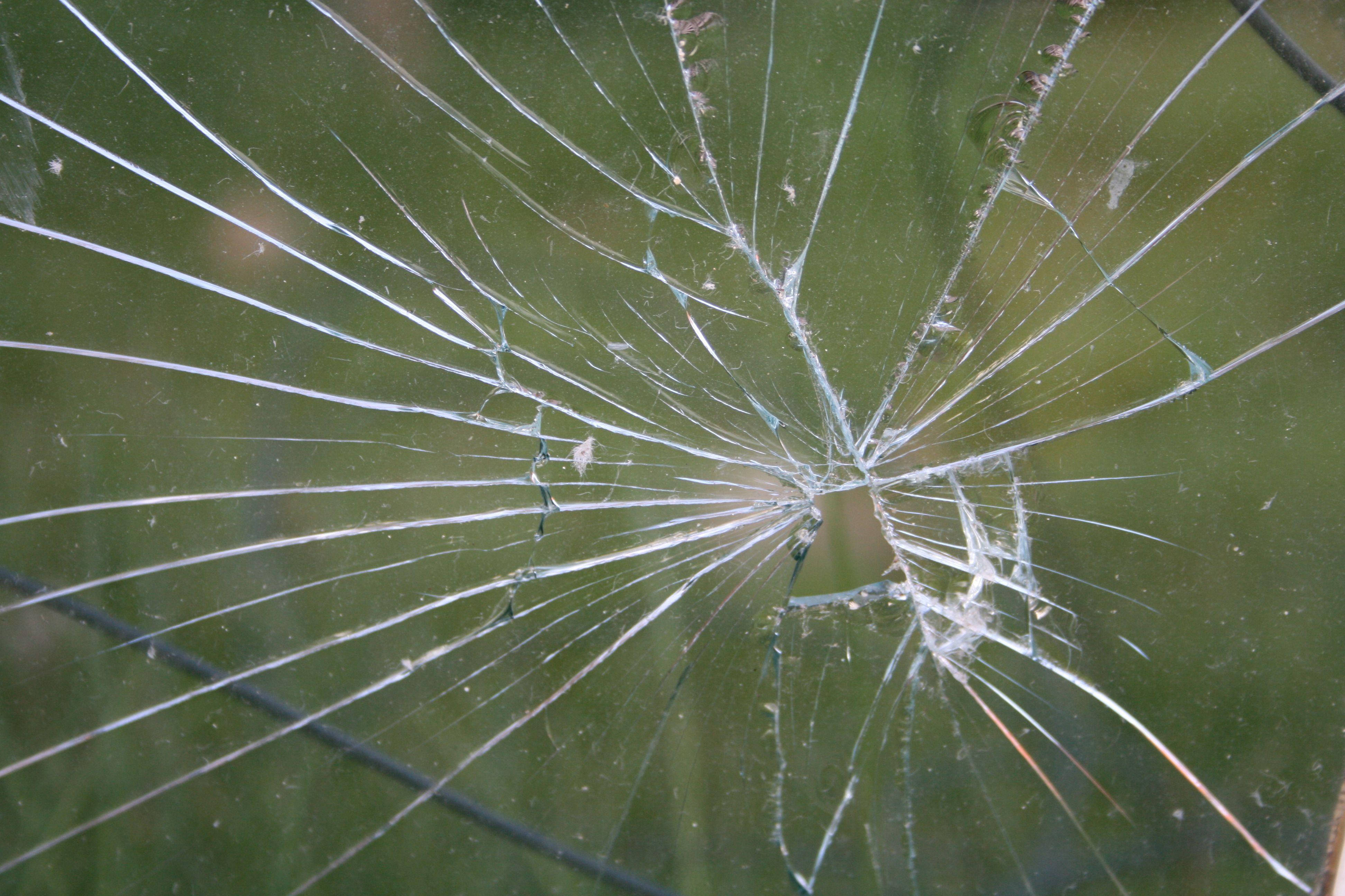 cracked computer screen, shattered glass, spiderweb cracks, 4K Desktop Wallpaper